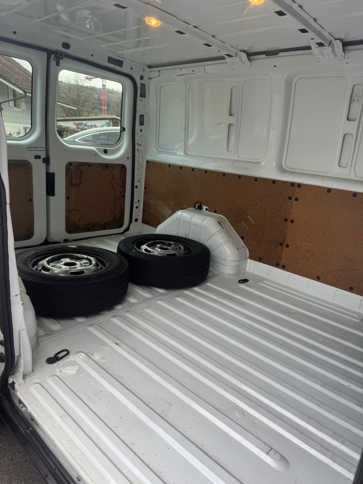 FORD Transit 2.2TDCi 260S Level 3-image-10