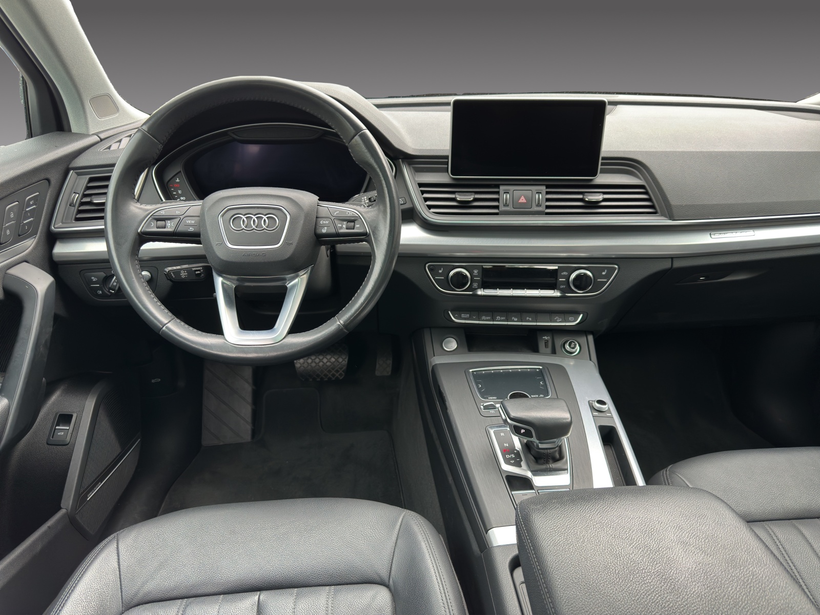AUDI Q5 45 TFSI design quattro S-tronic-image-6