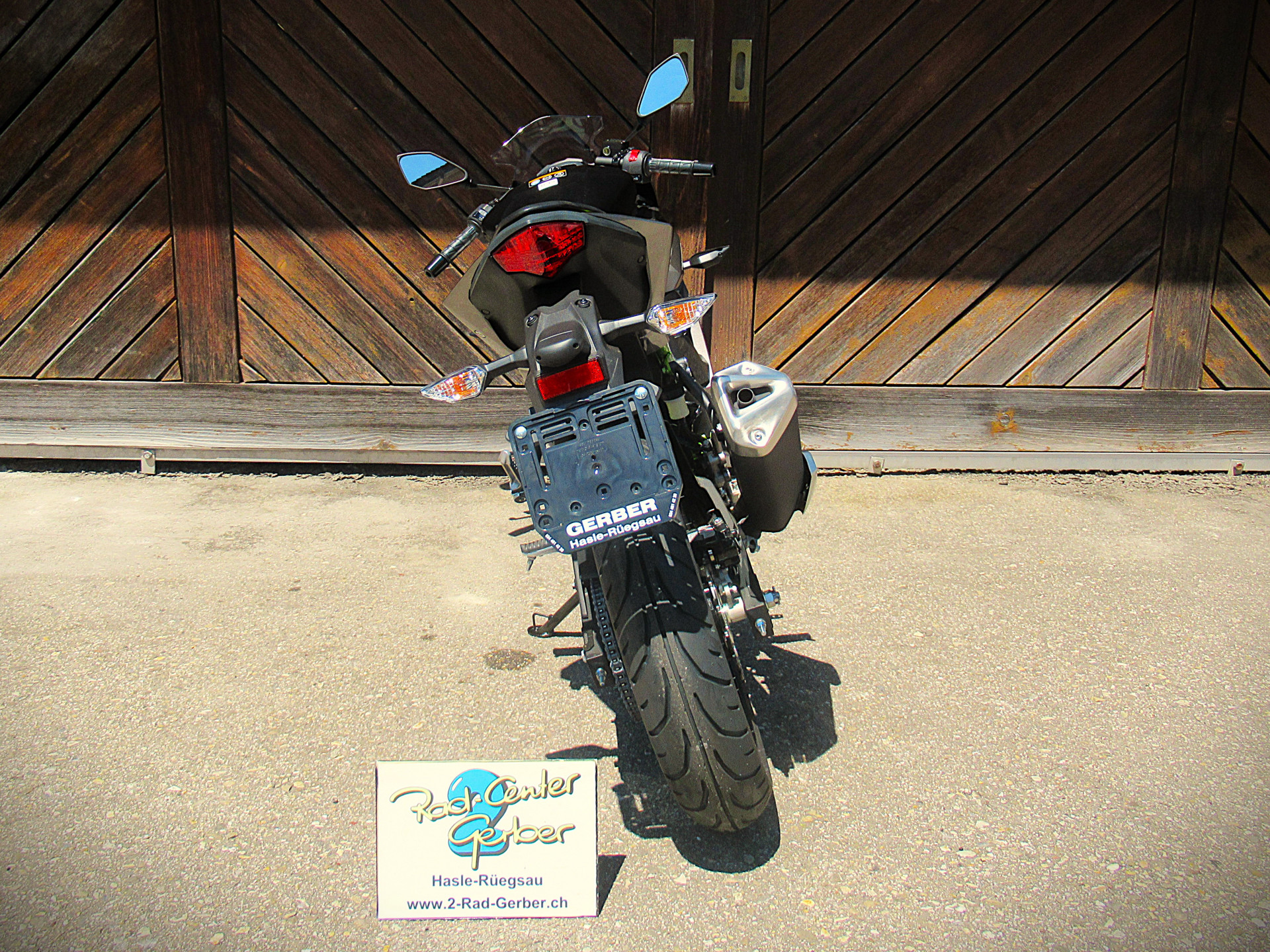 KAWASAKI Ninja 125-showroom-element-3