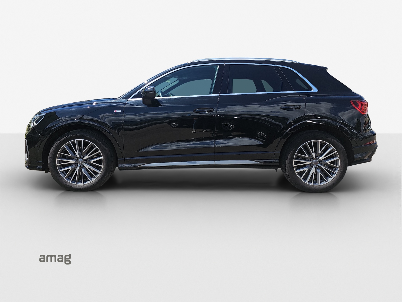 AUDI Q3 45 TFSI S line quattro S-tronic-showroom-element-1