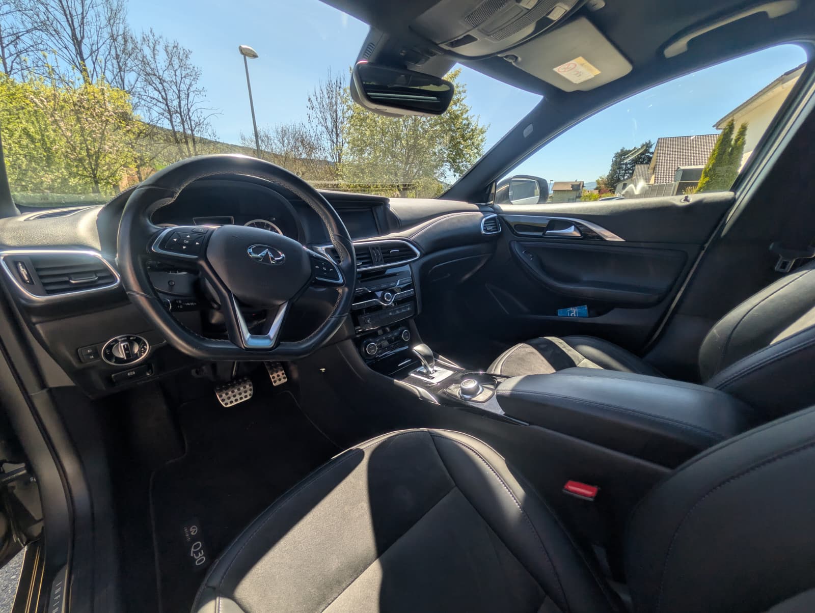 INFINITI Q30 1.6t Sport FWD DCT-image-5