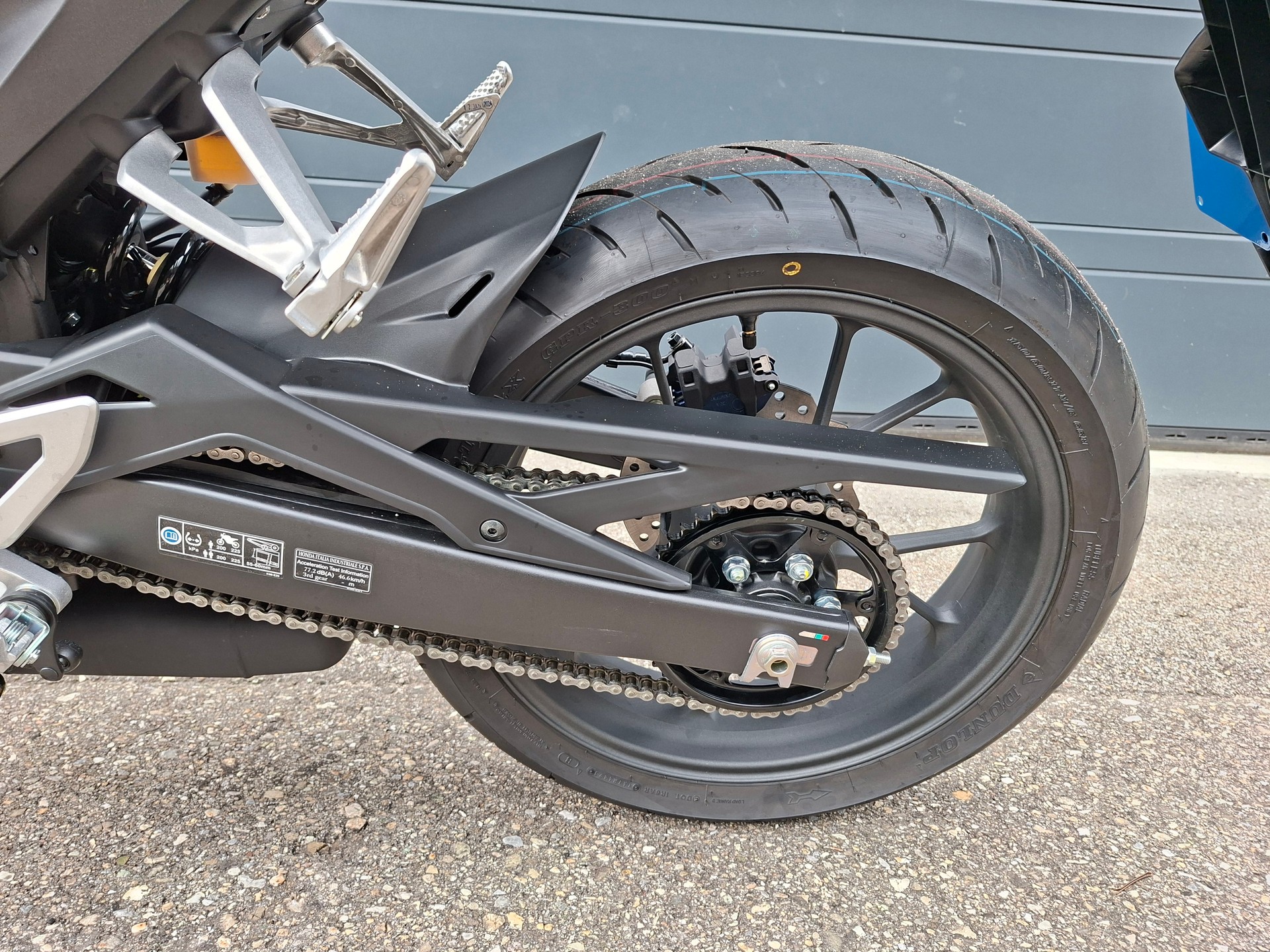 HONDA CB 125 R-showroom-element-3