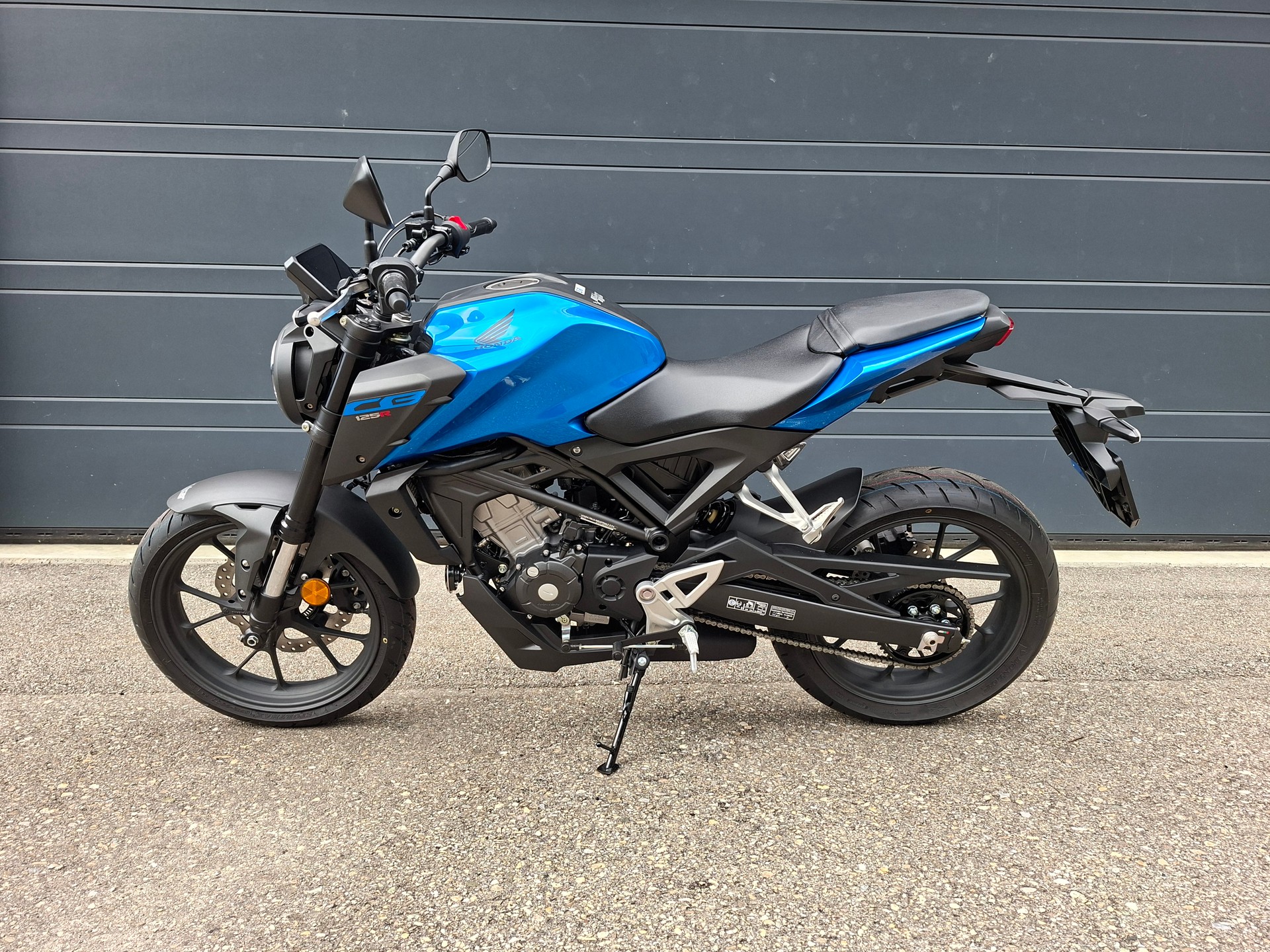 HONDA CB 125 R-showroom-element-1