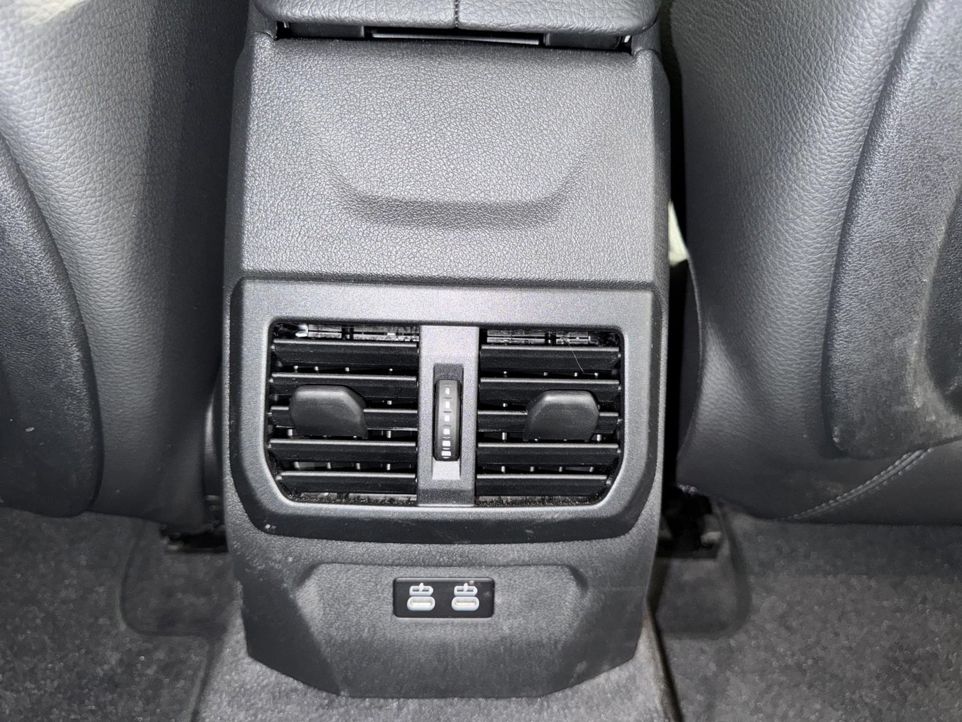 BMW M235i xDrive Gran Coupé M Sport-image-9