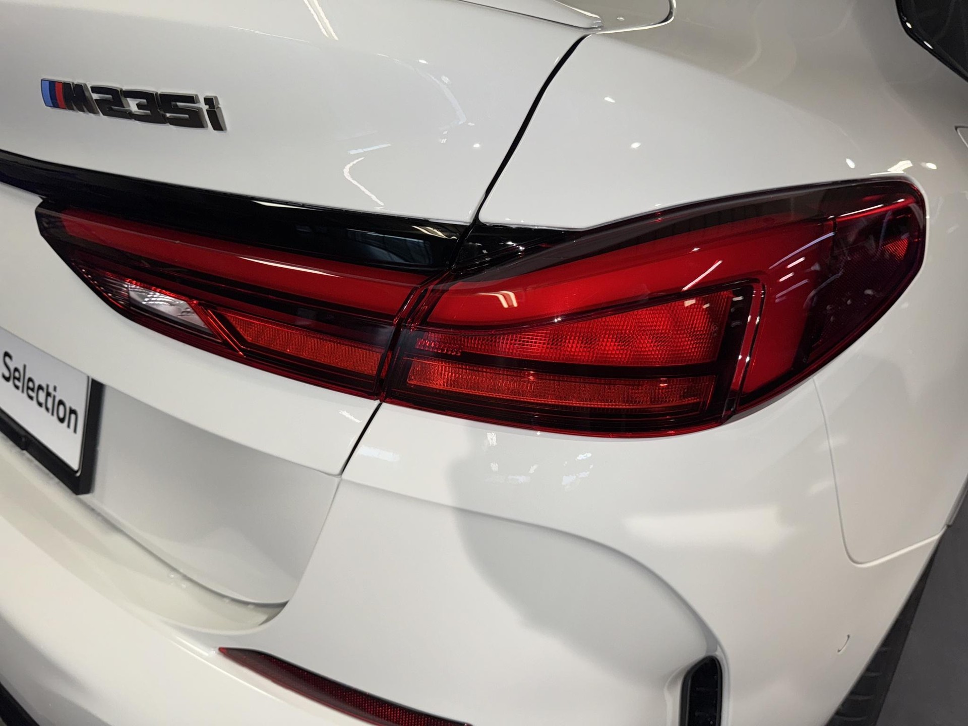 BMW M235i xDrive Gran Coupé M Sport-image-5