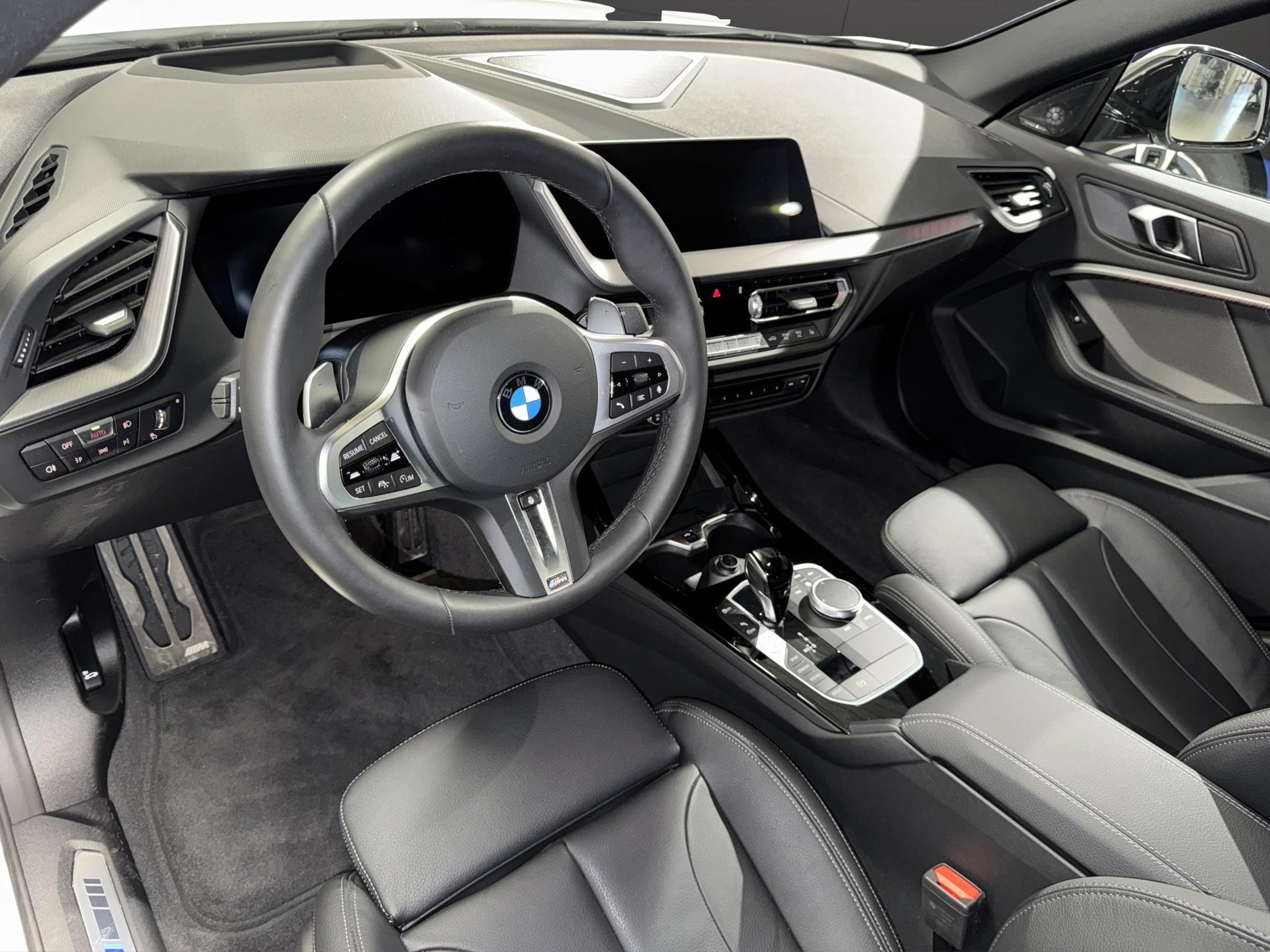 BMW M235i xDrive Gran Coupé M Sport-image-7