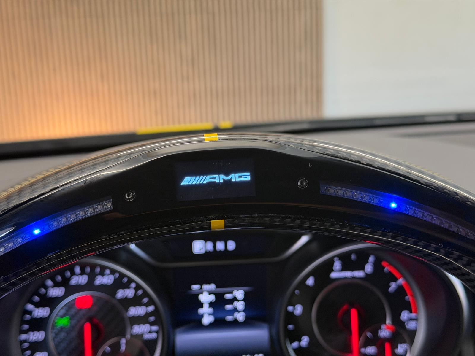 MERCEDES-BENZ A 45 AMG Yellow Night Edition 4Matic 7G-DCT-image-22