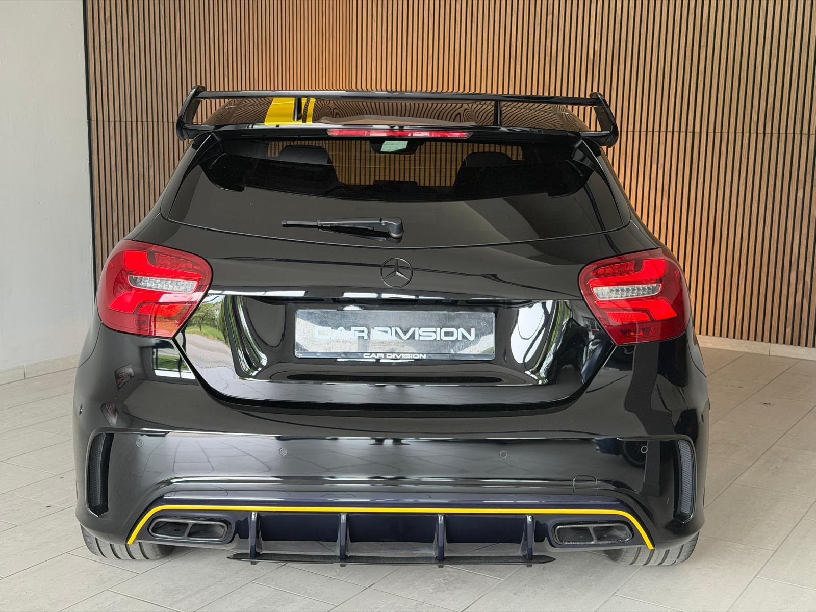 MERCEDES-BENZ A 45 AMG Yellow Night Edition 4Matic 7G-DCT-image-7