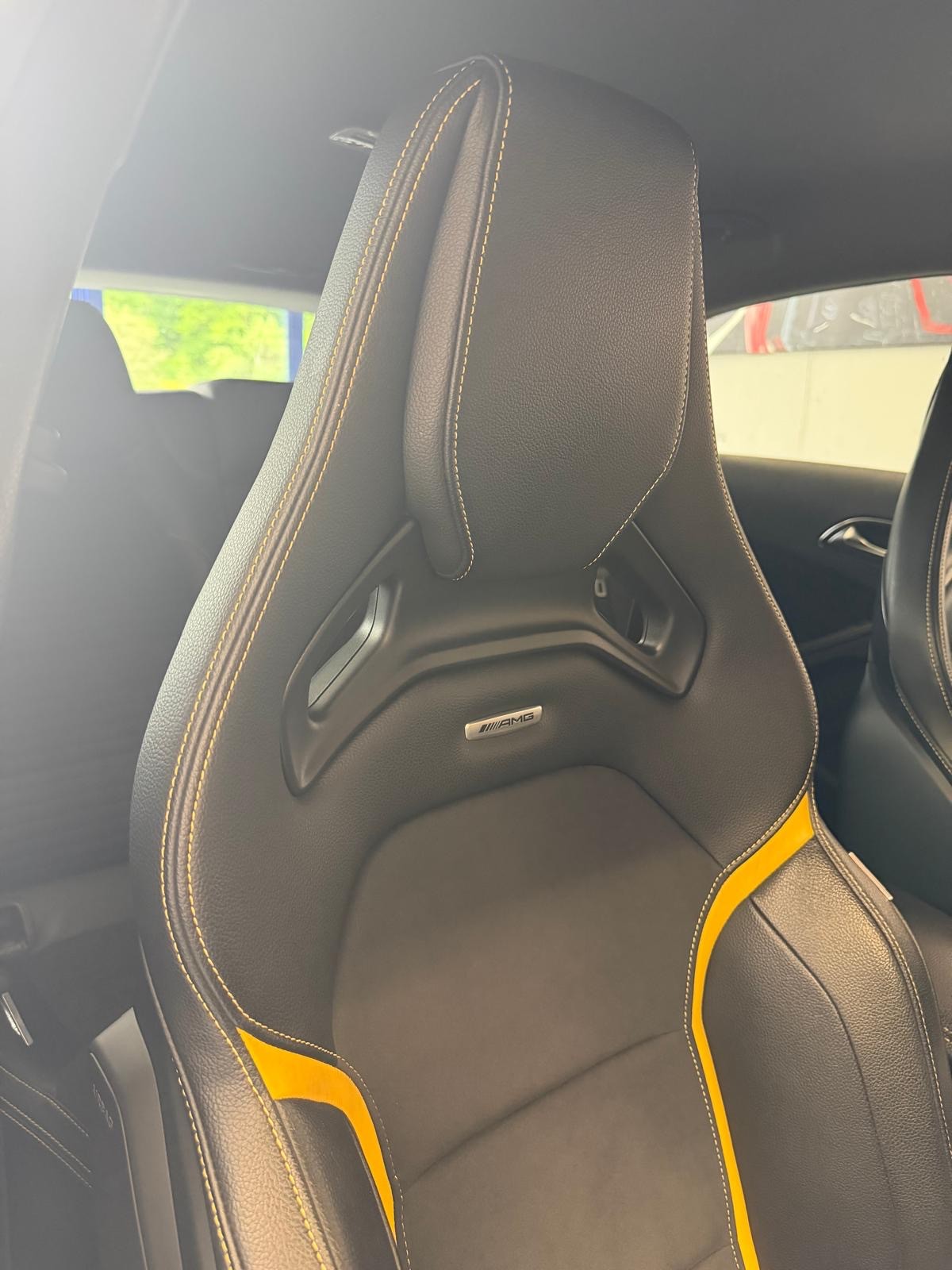 MERCEDES-BENZ A 45 AMG Yellow Night Edition 4Matic 7G-DCT-image-25