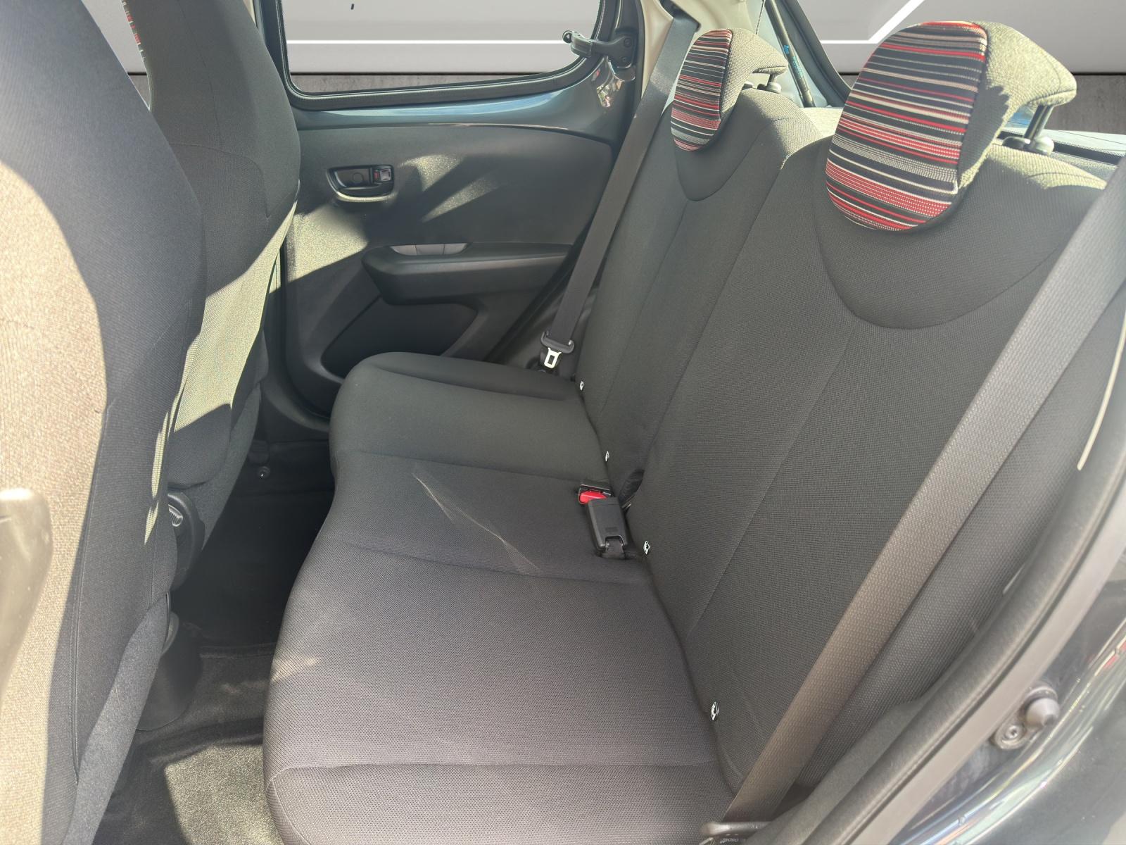 CITROEN C1 1.0 VTi Swiss Edition S/S-image-11