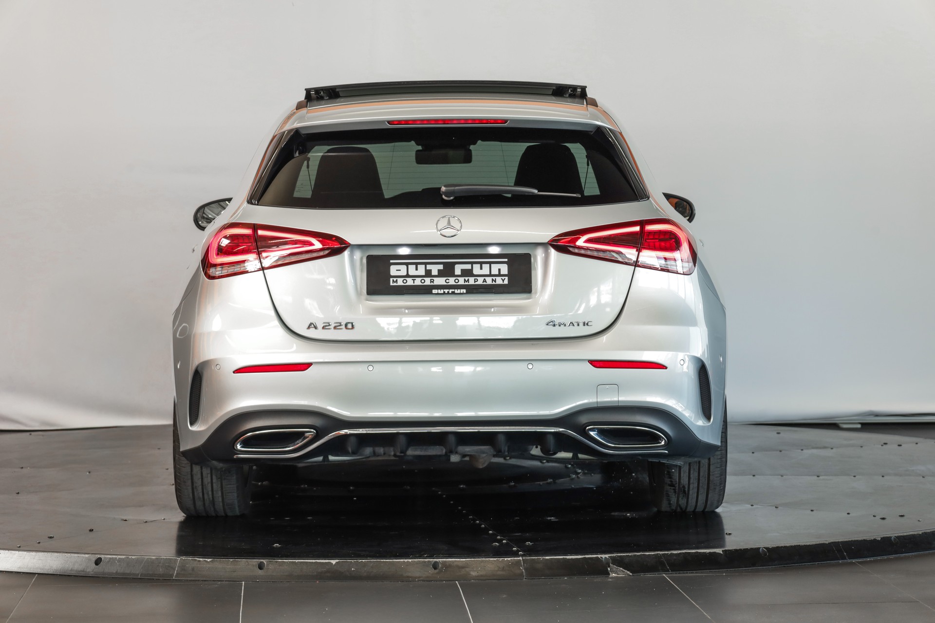 MERCEDES-BENZ A 220 AMG Line 7G-DCT 4Matic-showroom-element-2