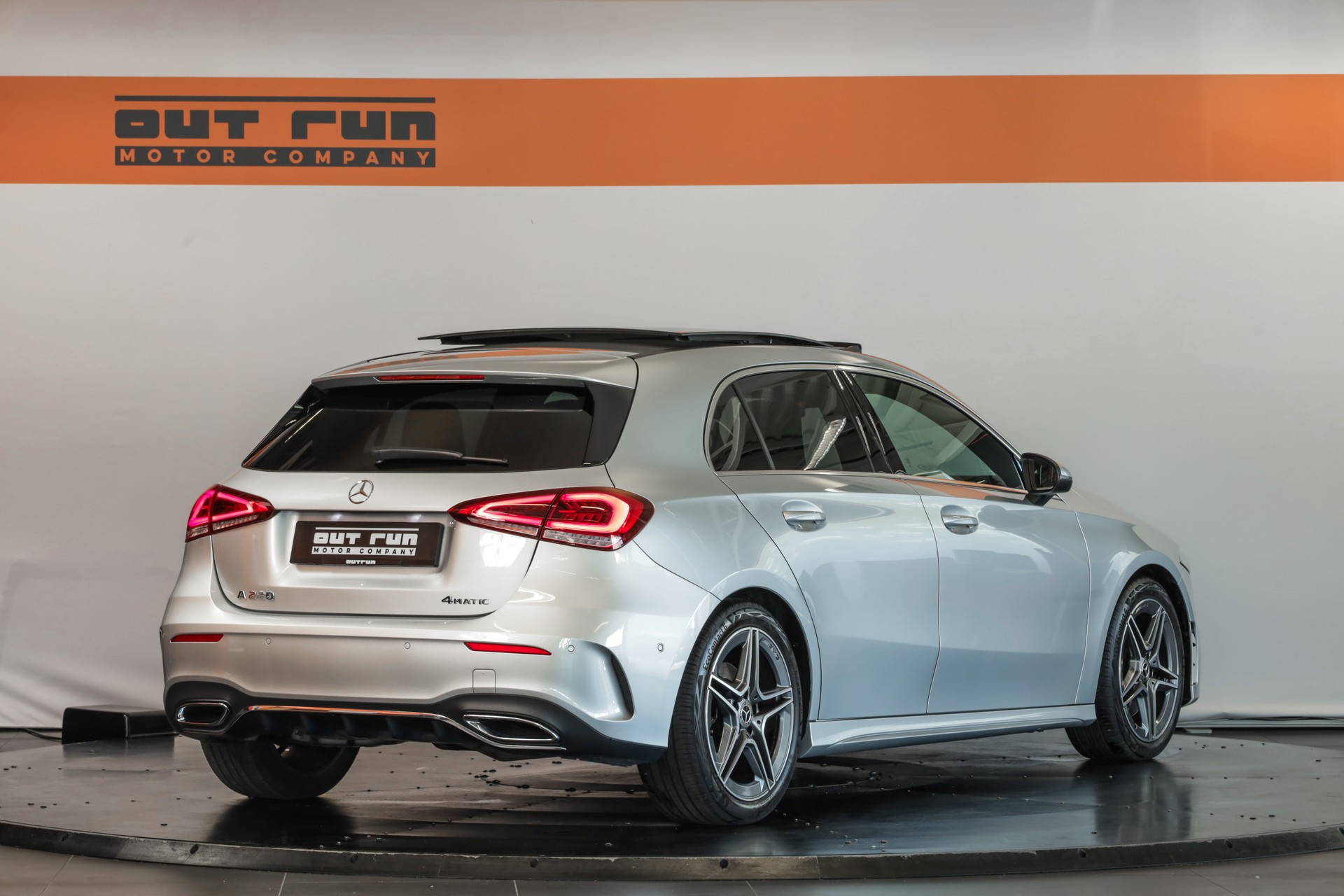 MERCEDES-BENZ A 220 AMG Line 7G-DCT 4Matic-showroom-element-3