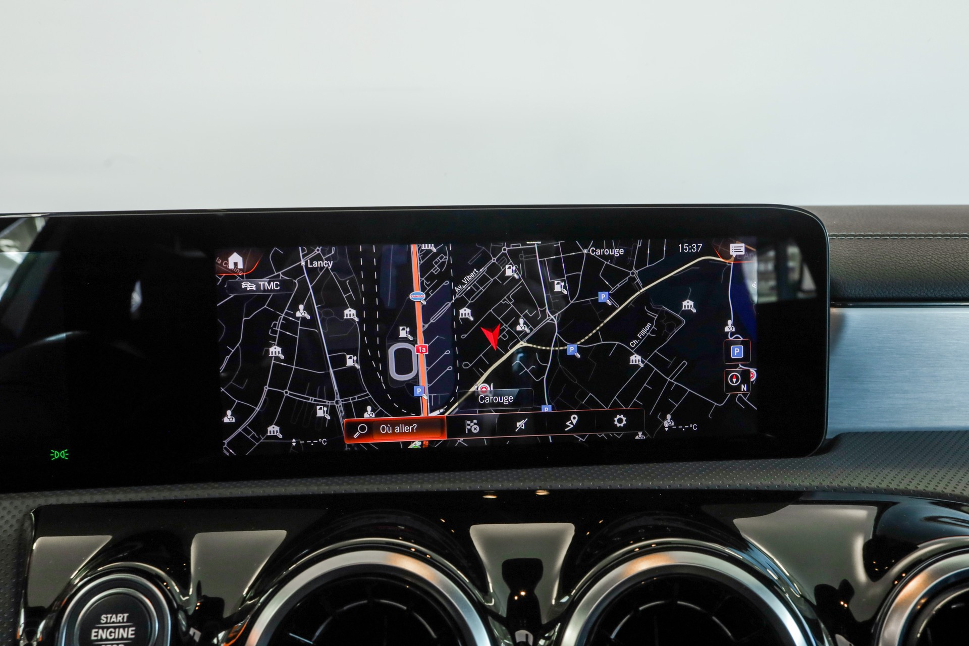 MERCEDES-BENZ A 220 AMG Line 7G-DCT 4Matic-image-13