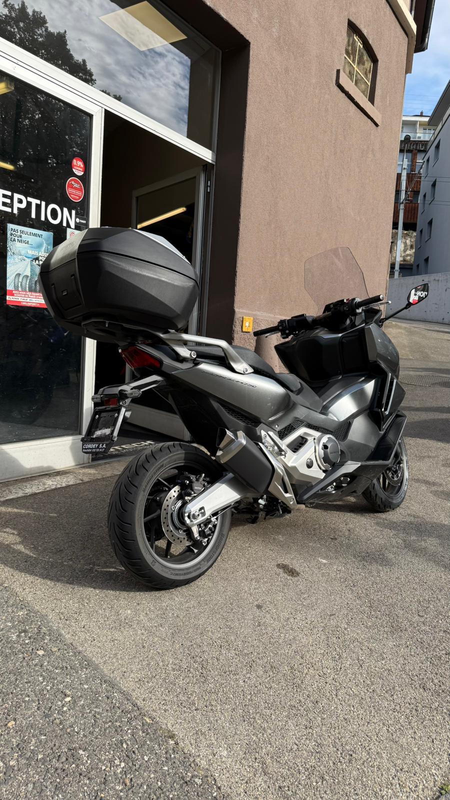 HONDA NSS 750-showroom-element-2