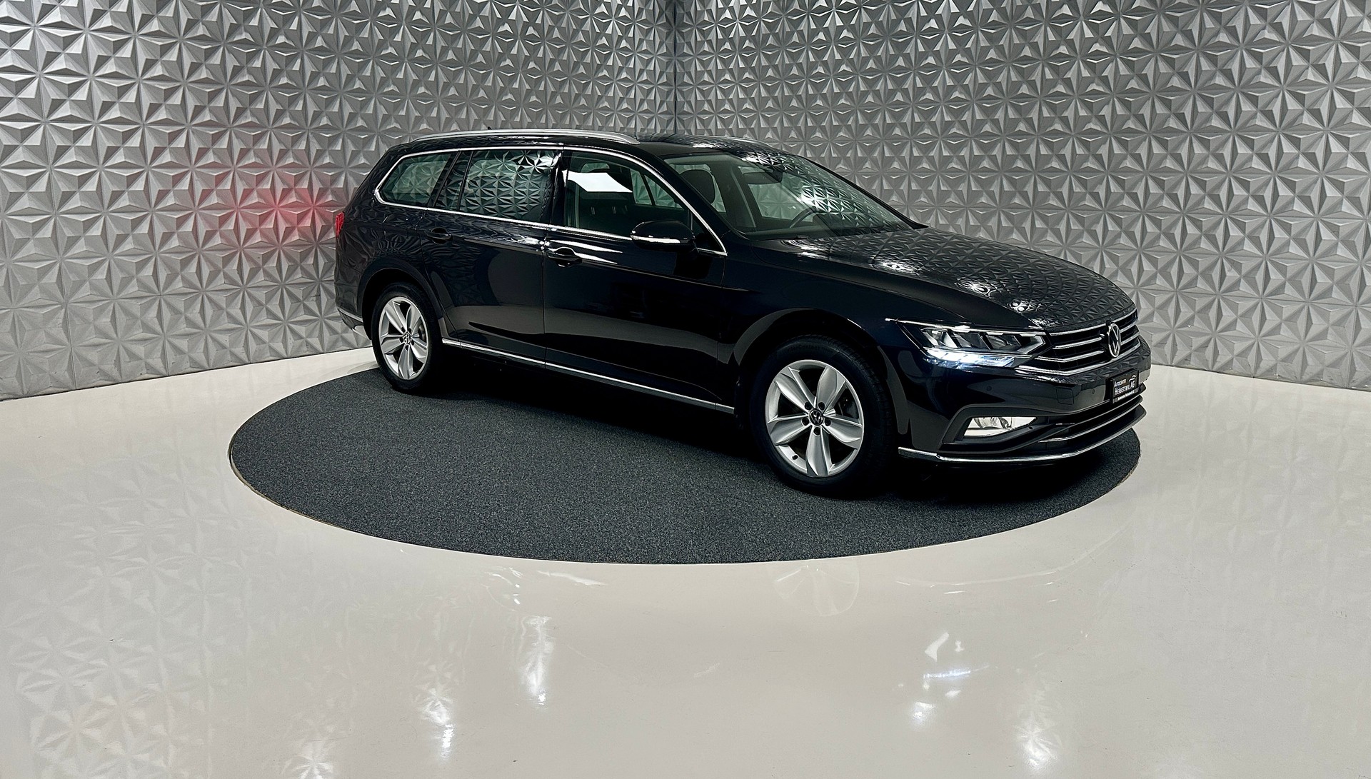 VW Passat 2.0 TDI **190PS** BMT Elegance DSG-showroom-element-2