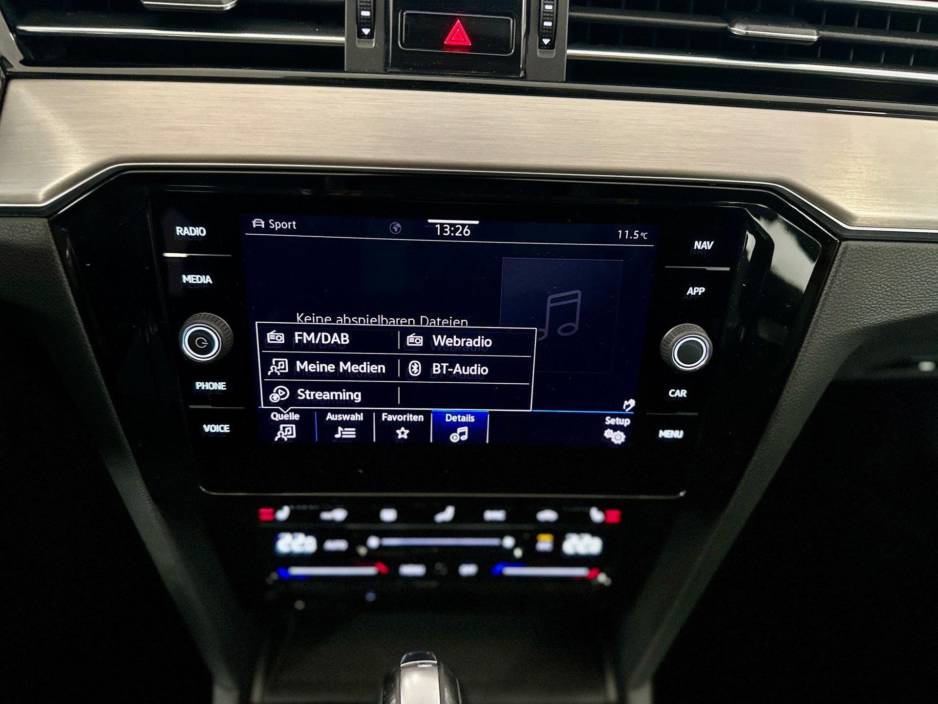 VW Passat 2.0 TDI **190PS** BMT Elegance DSG-image-18