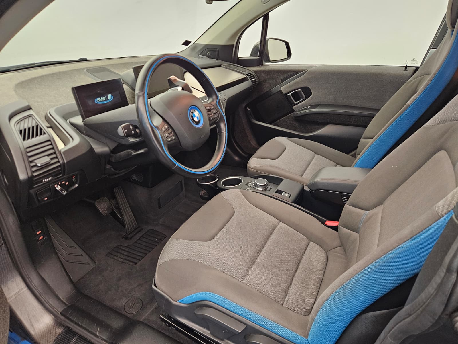 BMW i3s (94Ah) E-Prix Edition-image-10