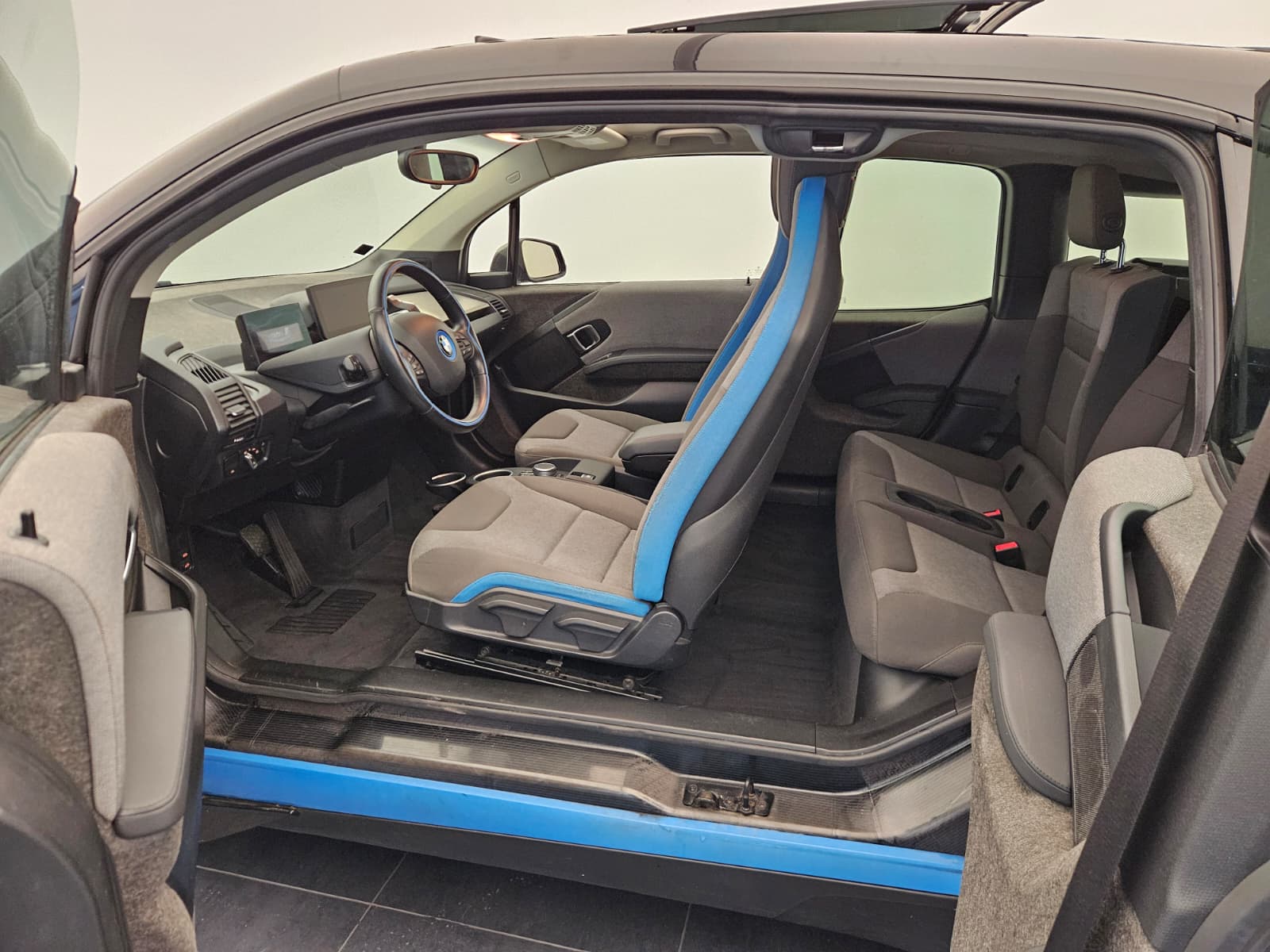 BMW i3s (94Ah) E-Prix Edition-image-11