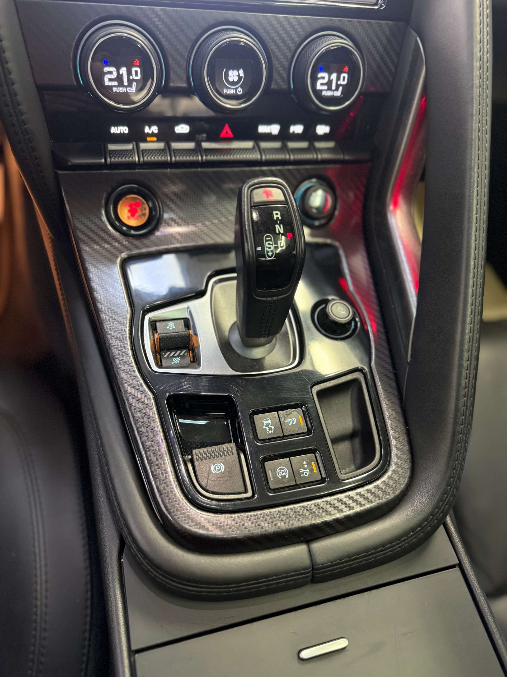 JAGUAR F-Type Coupé R 5.0 V8 S/C-image-21