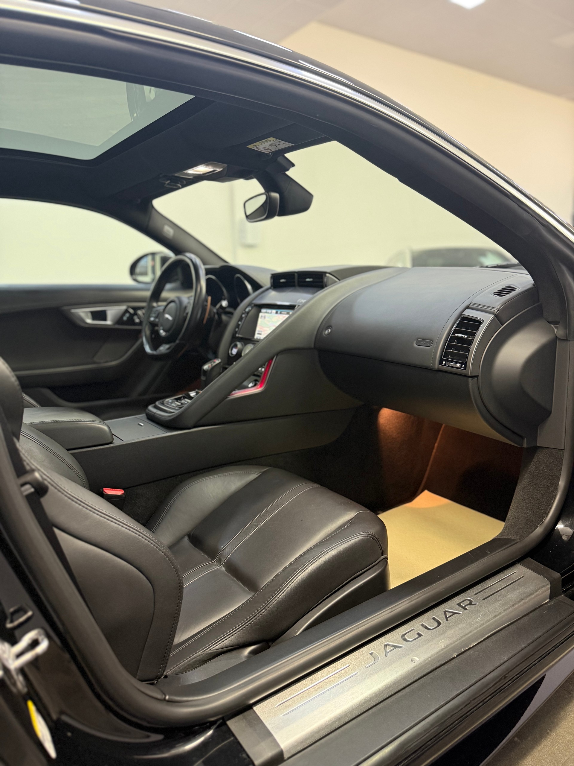 JAGUAR F-Type Coupé R 5.0 V8 S/C-image-15