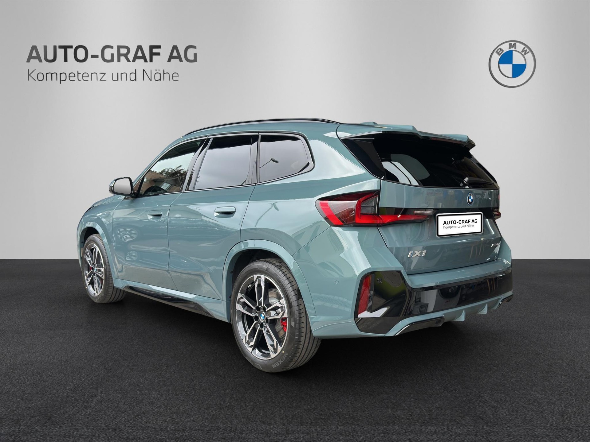 BMW iX1 30 xDrive M Sport Pro Edition-showroom-element-2