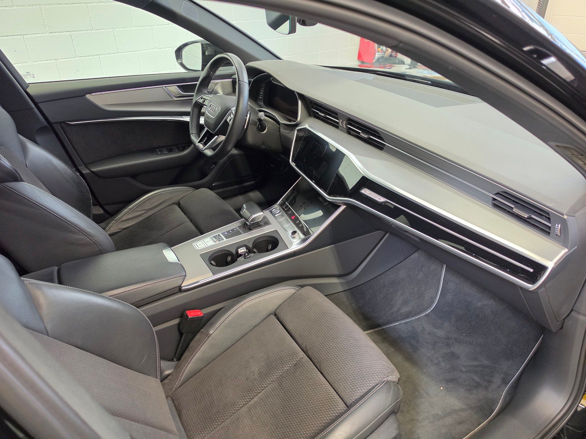 AUDI A6 Avant 40 TDI S-LINE Sport quattro S-tronic-image-22