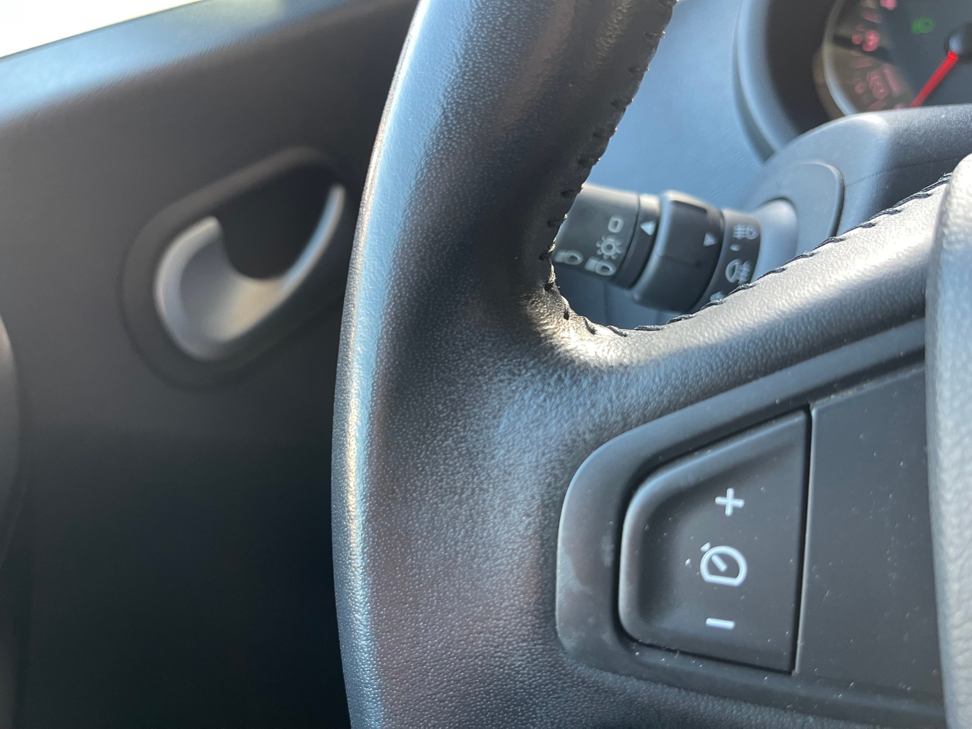 RENAULT Grand Kangoo 1.5 dCi Zen EDC-image-15