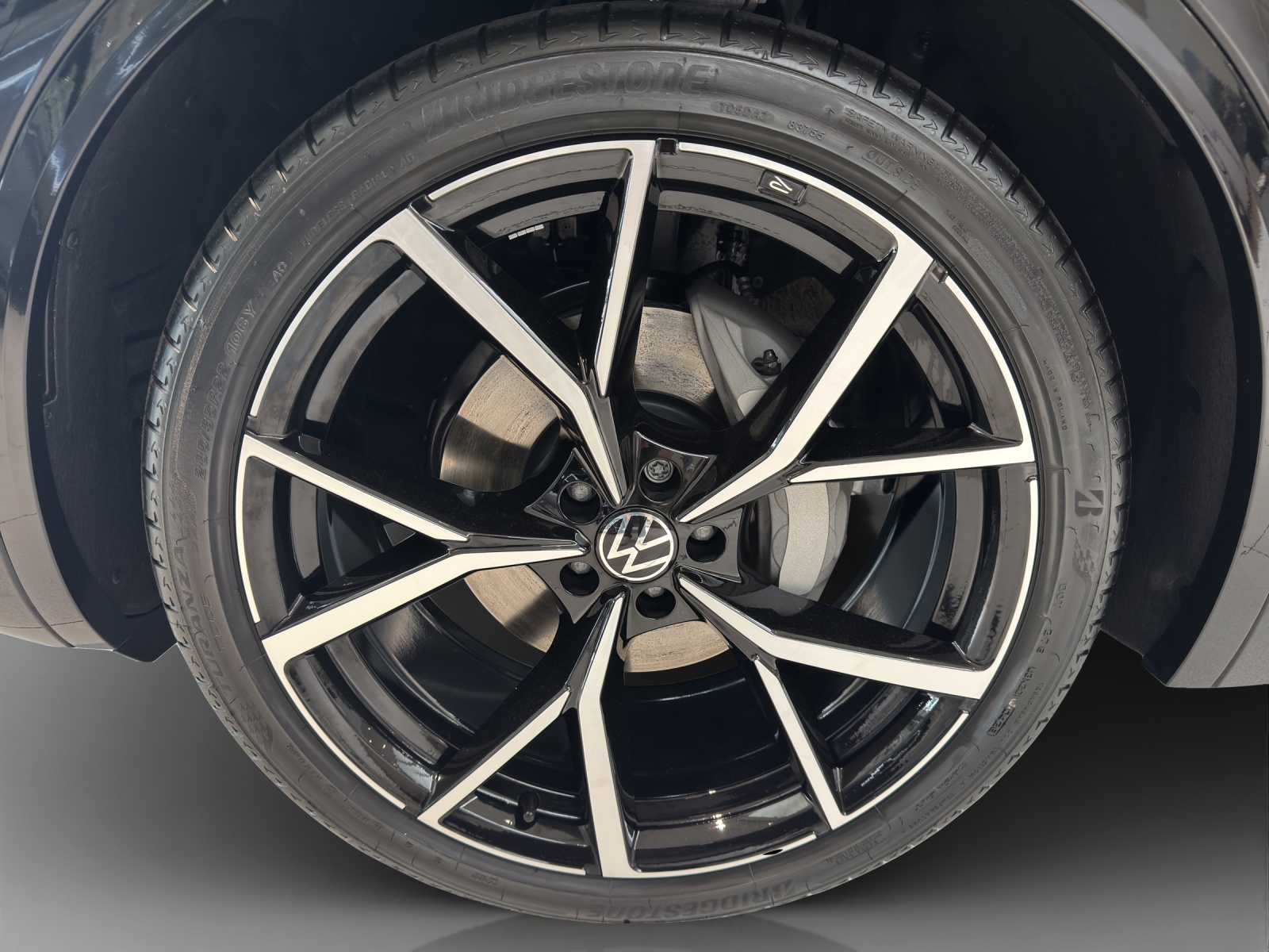 VW Touareg 3.0 TDI R-Line Final Edition Tiptronic-image-14
