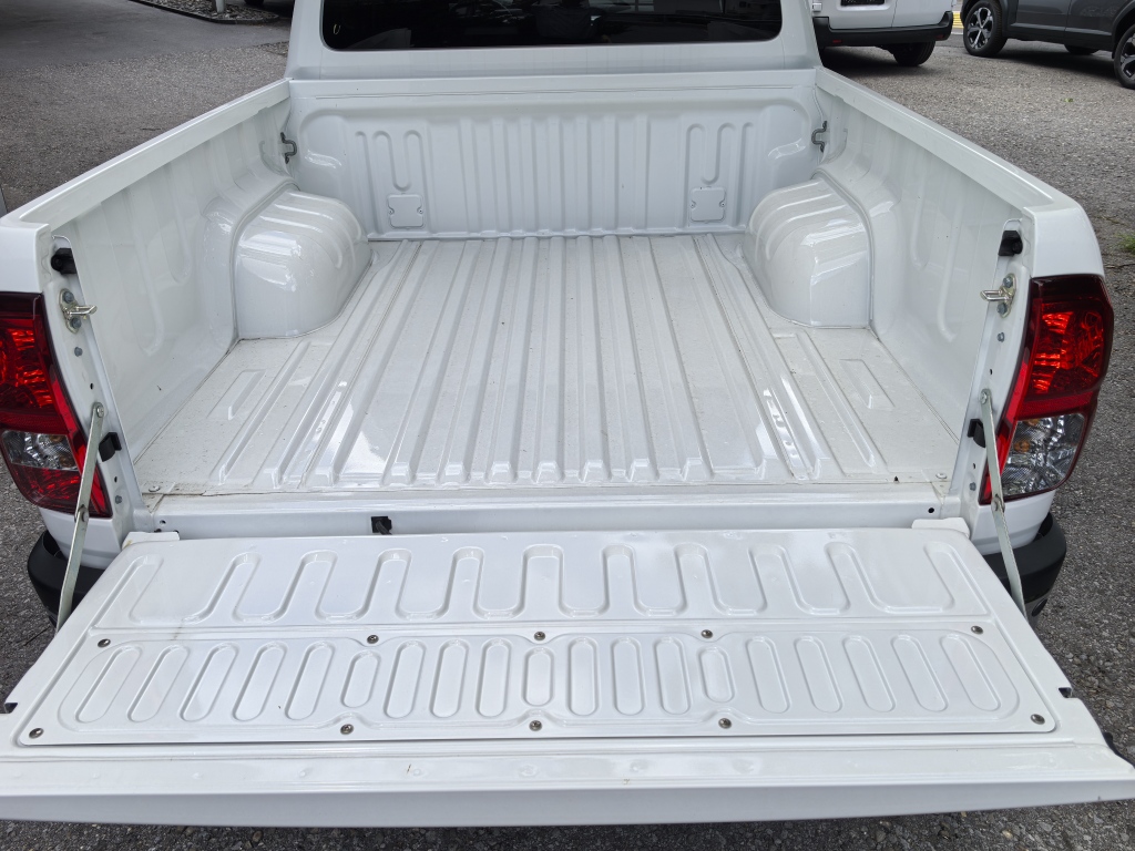 TOYOTA Hilux 2.4d Style Double Cab 4x4 A-image-8