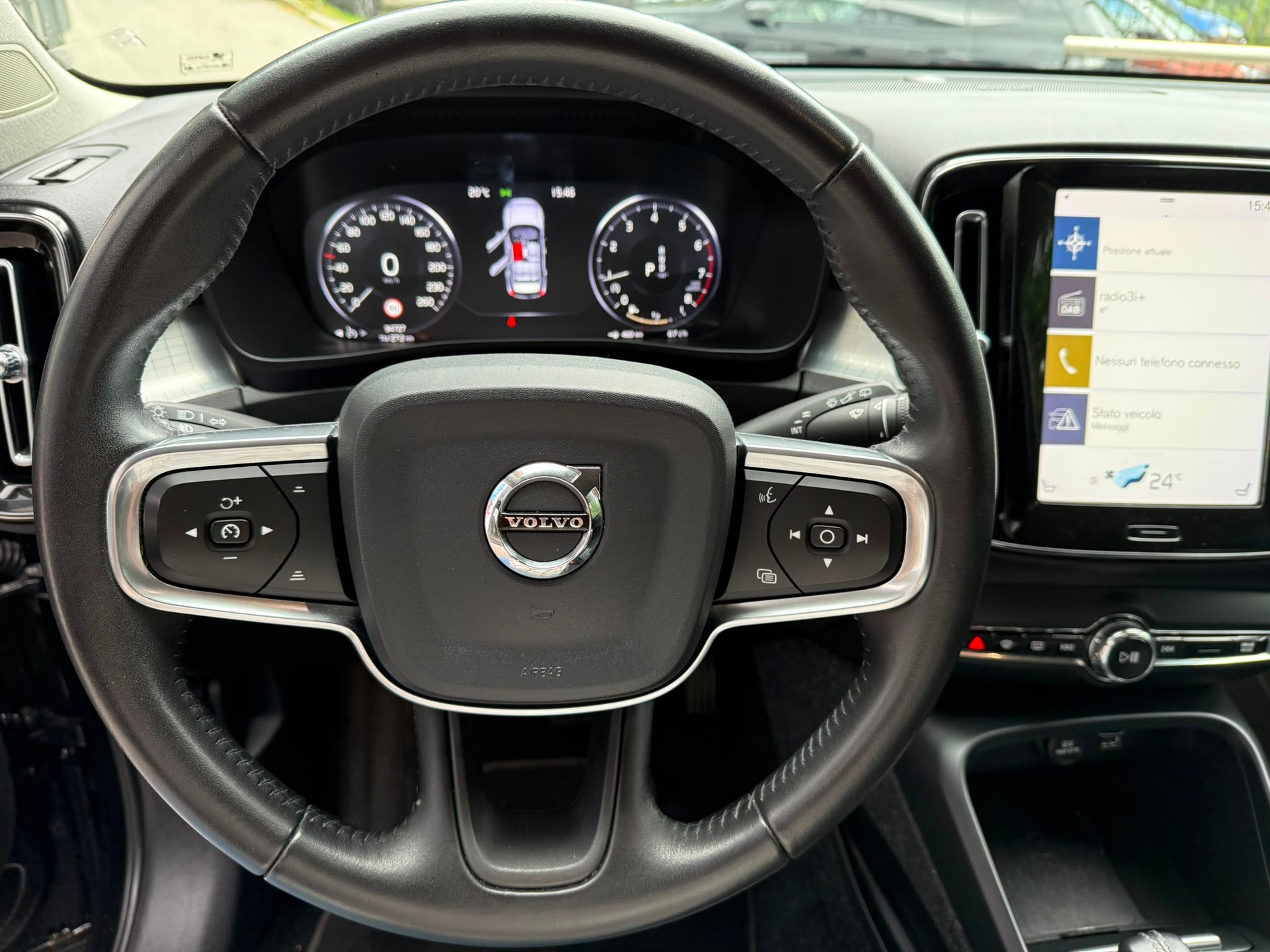 VOLVO XC40 T3 Momentum Light Geartronic-image-13