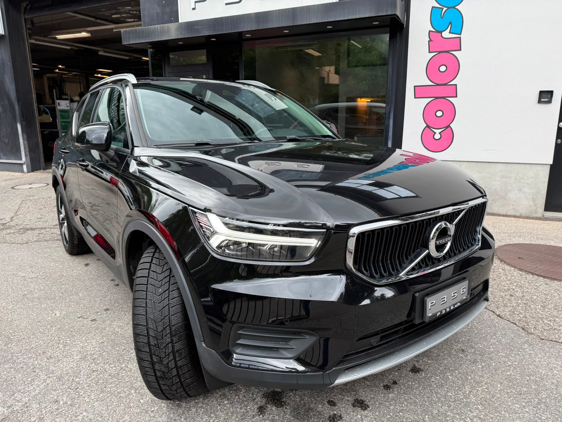 VOLVO XC40 T3 Momentum Light Geartronic-image-1