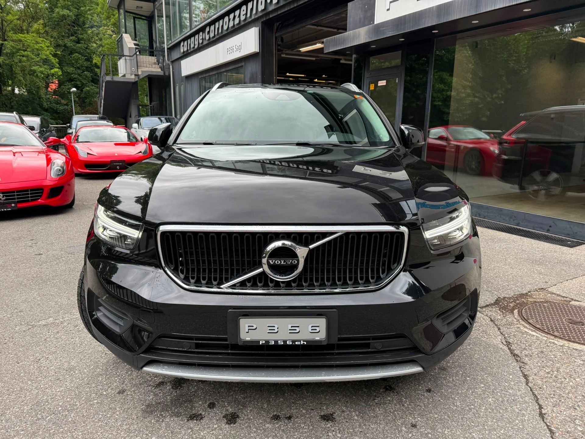 VOLVO XC40 T3 Momentum Light Geartronic-image-2