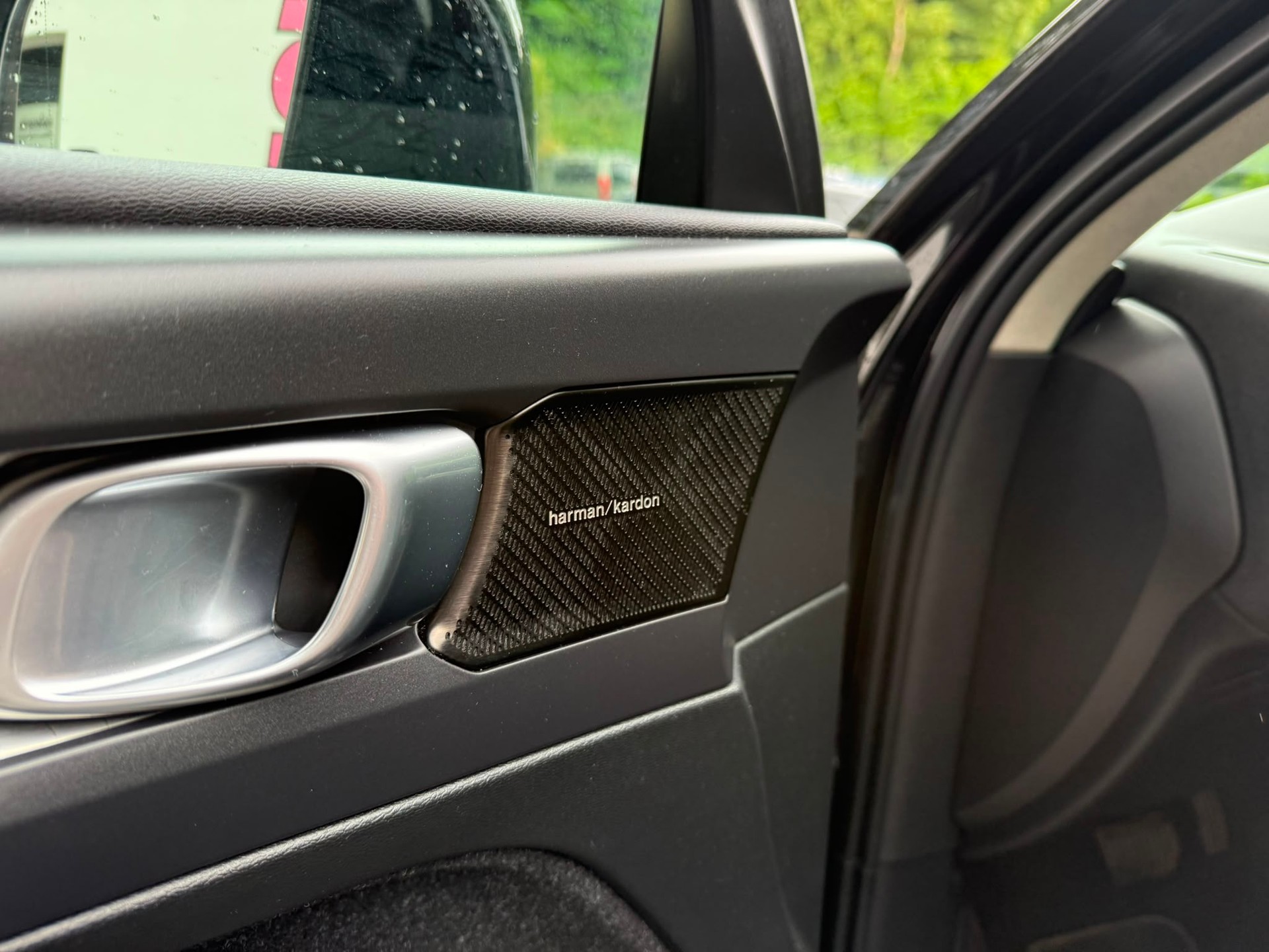 VOLVO XC40 T3 Momentum Light Geartronic-image-11