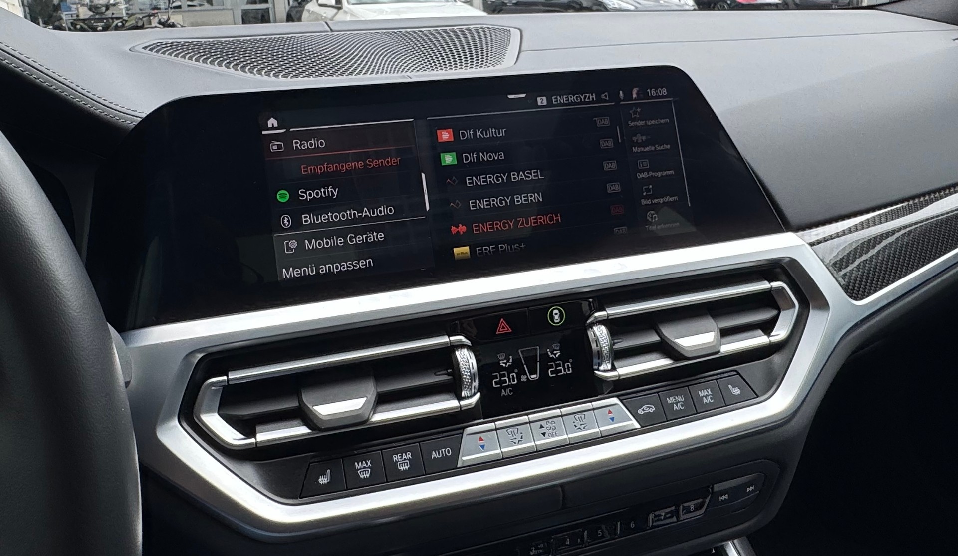 BMW 330d xDrive 48V Touring M Sport Steptronic-image-18