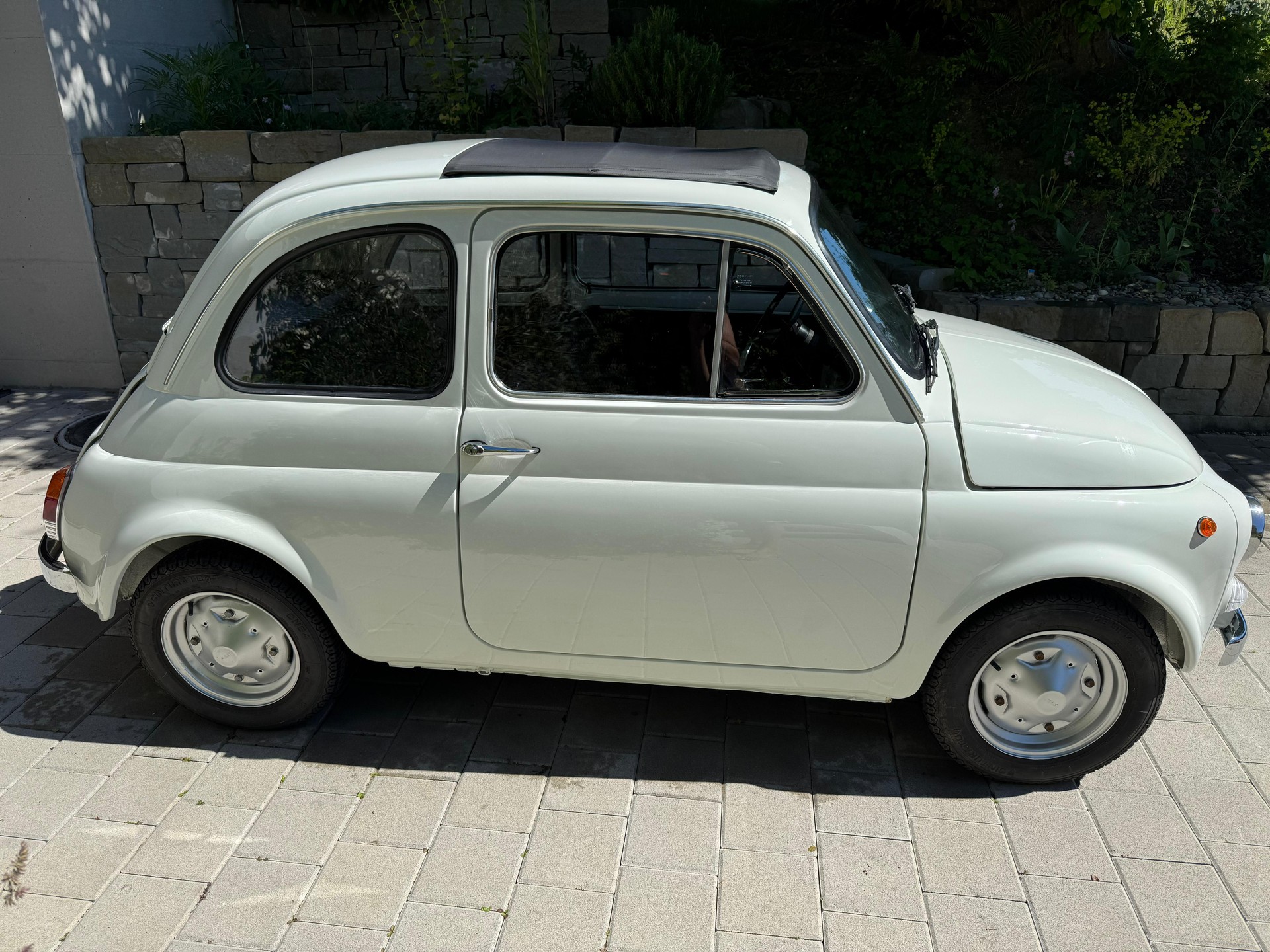 FIAT 500 R (Rinnovata)-showroom-element-3