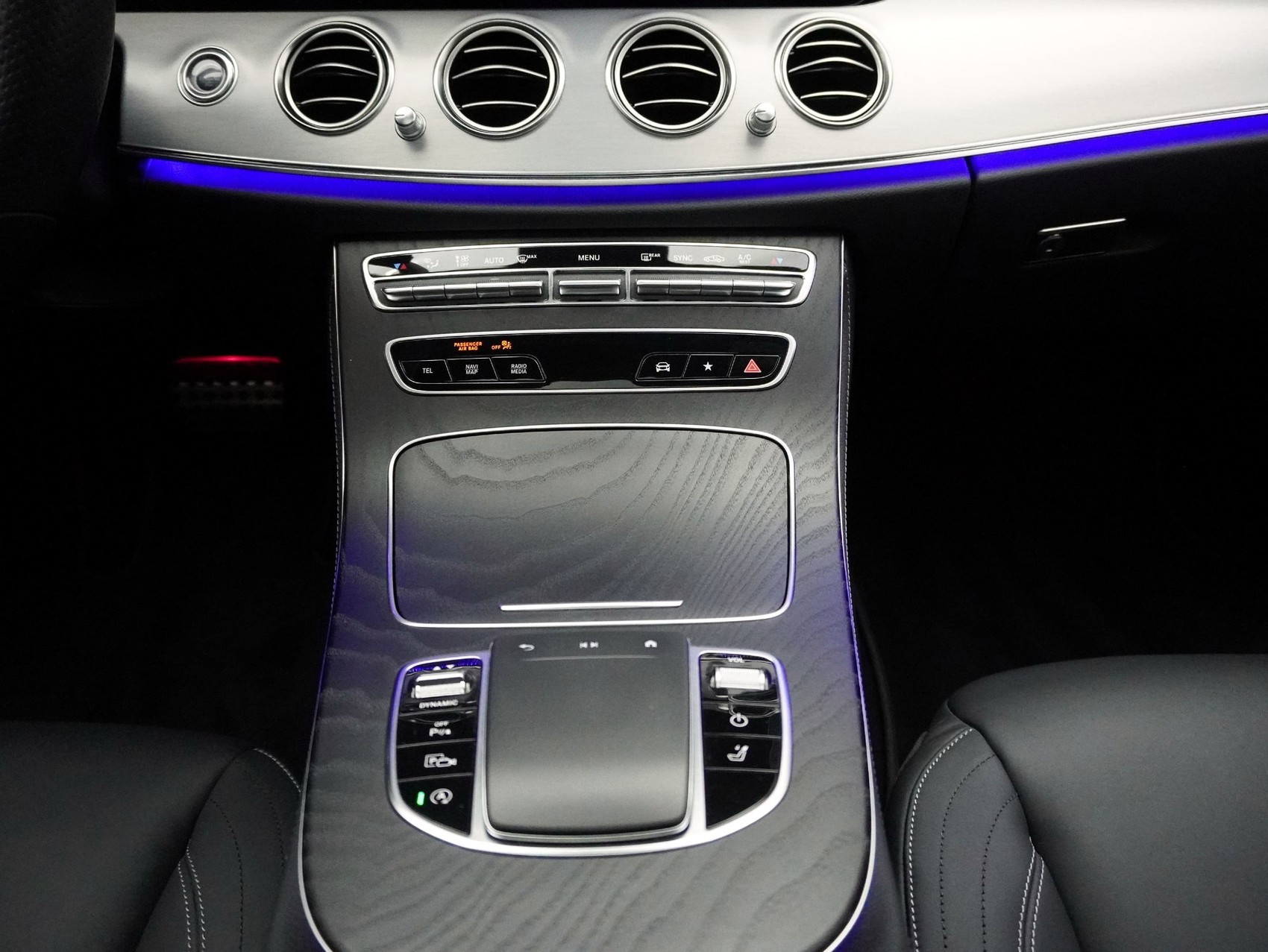 MERCEDES-BENZ E-Klasse E 450 AMG Line 4matic Kombi-image-15
