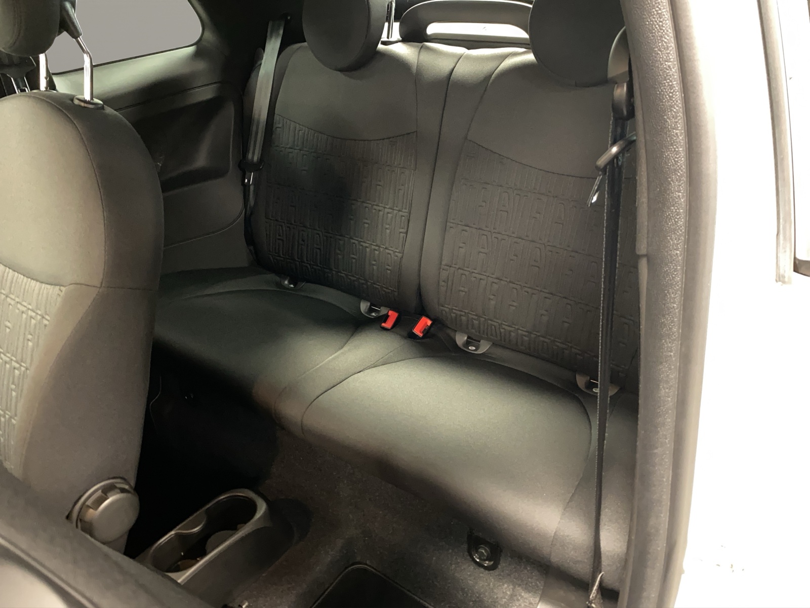 FIAT 500 C 1.0 Hybrid Swiss-image-13