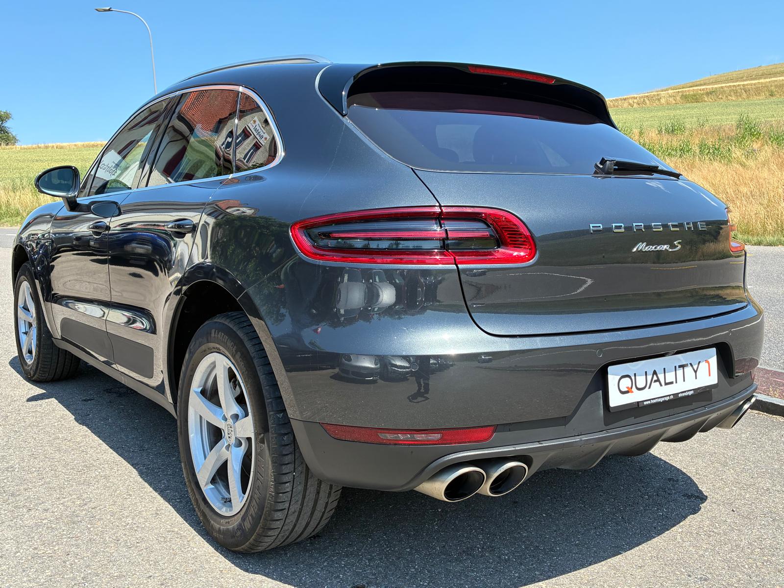 PORSCHE Macan S PDK-showroom-element-3