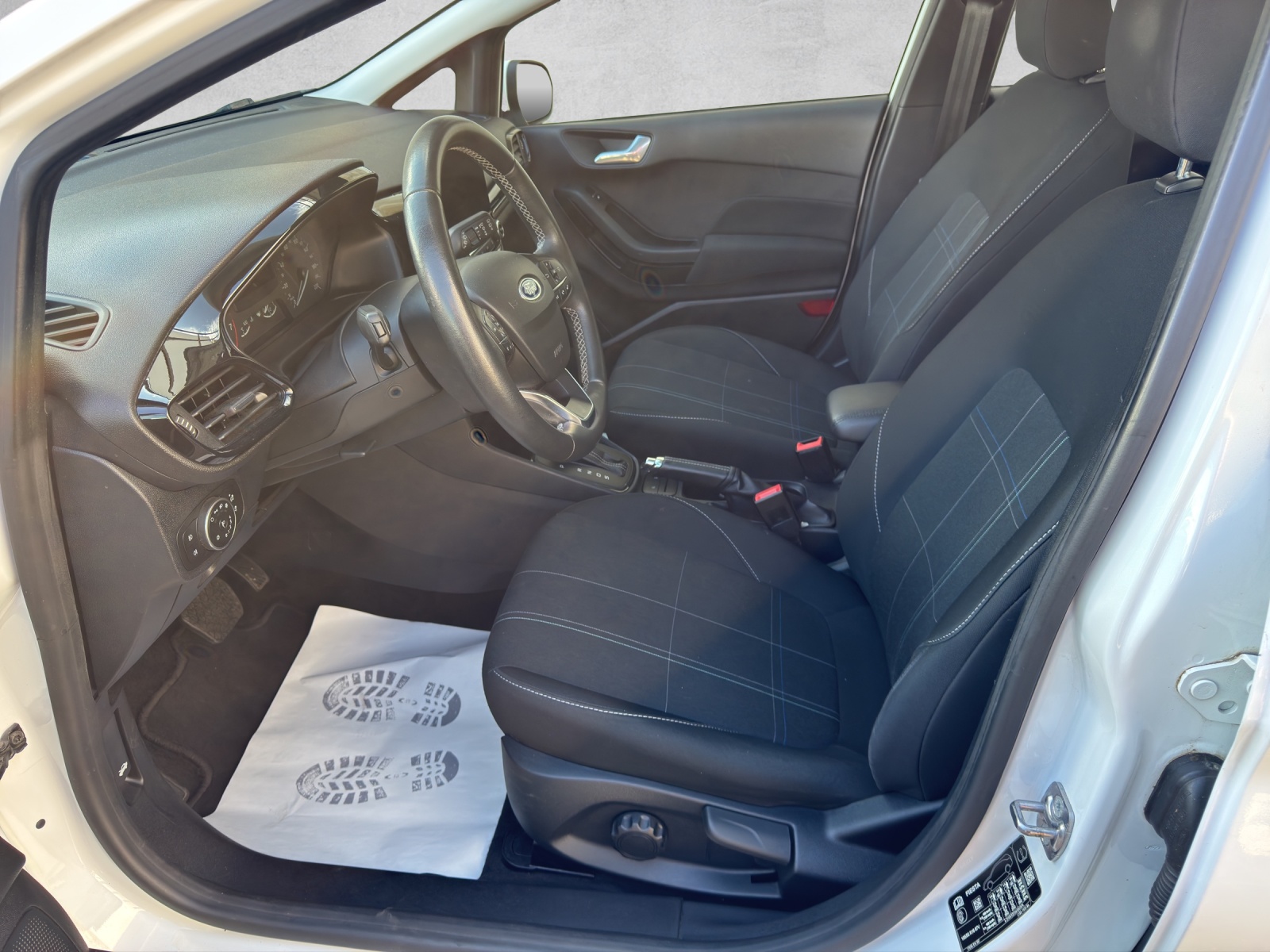 FORD Fiesta 1.0 SCTi Cool & Connect Automat-image-8