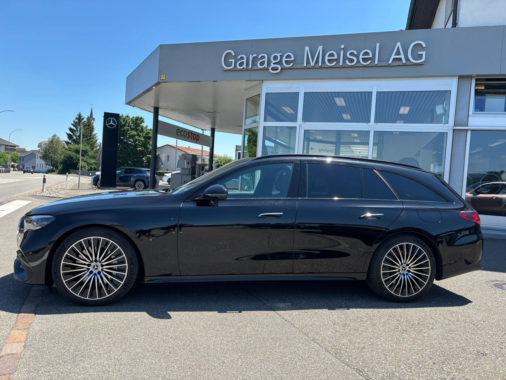 MERCEDES-BENZ E 300 de AMG-Line 4Matic Kombi-image-5