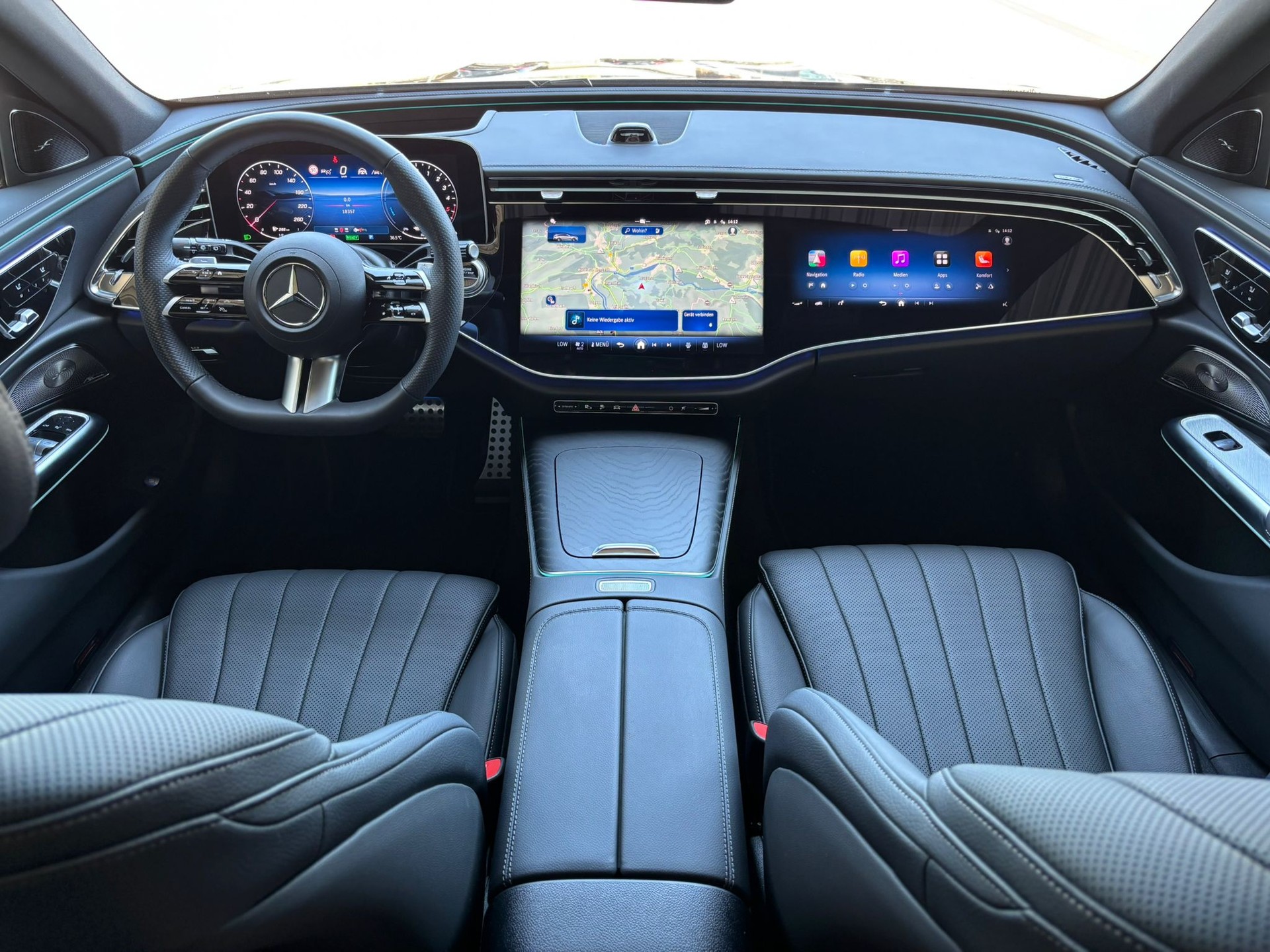 MERCEDES-BENZ E 300 de AMG-Line 4Matic Kombi-image-7