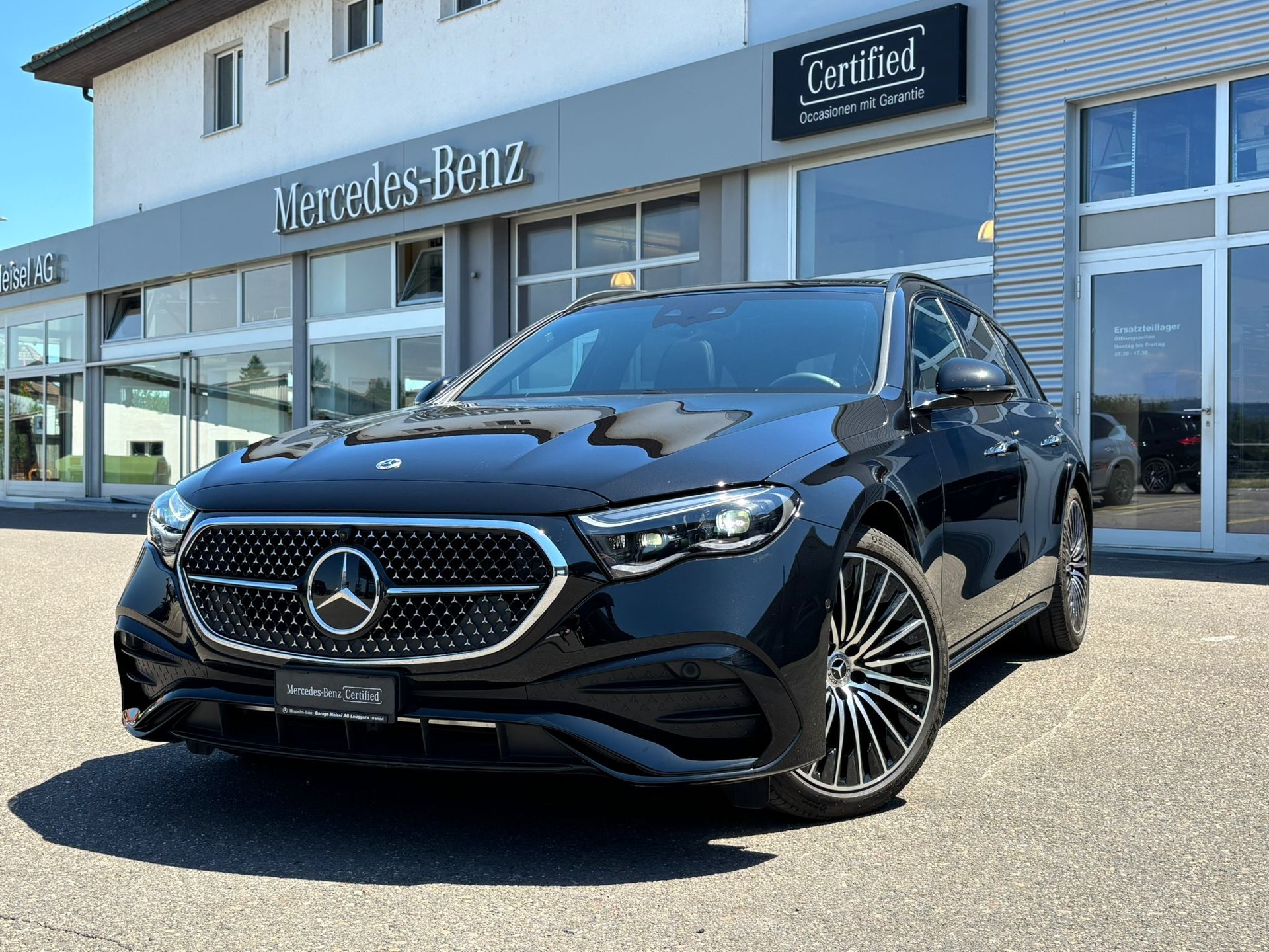 MERCEDES-BENZ E 300 de AMG-Line 4Matic Kombi-image-1