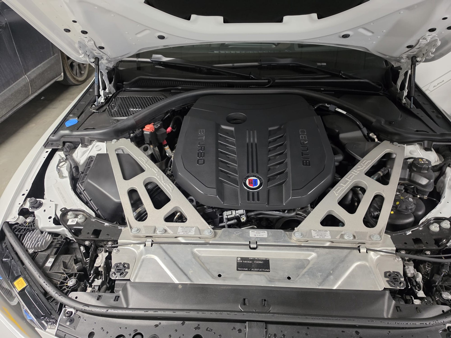 BMW-ALPINA Alpina B4 Gran Coupé 3.0xDrive Panorama Harman&Kardon 360 Kamera-image-2