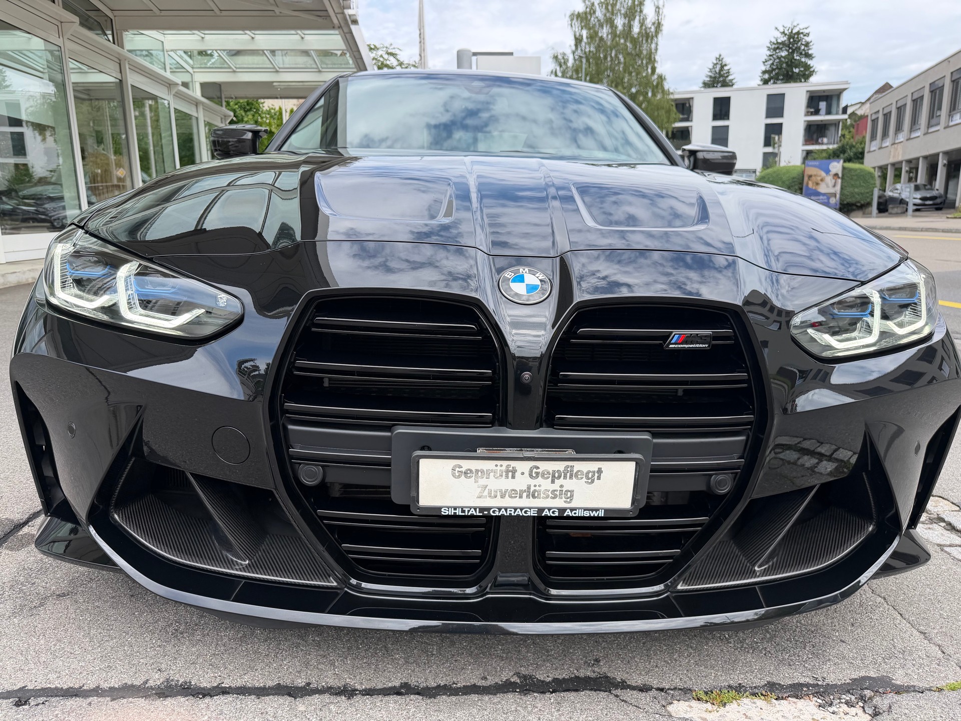 BMW M3 Competition M xDrive-showroom-element-1