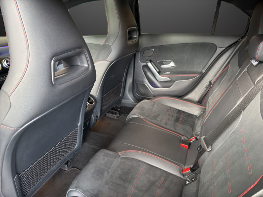 MERCEDES-BENZ A 180 Night Star AMG Line-image-6