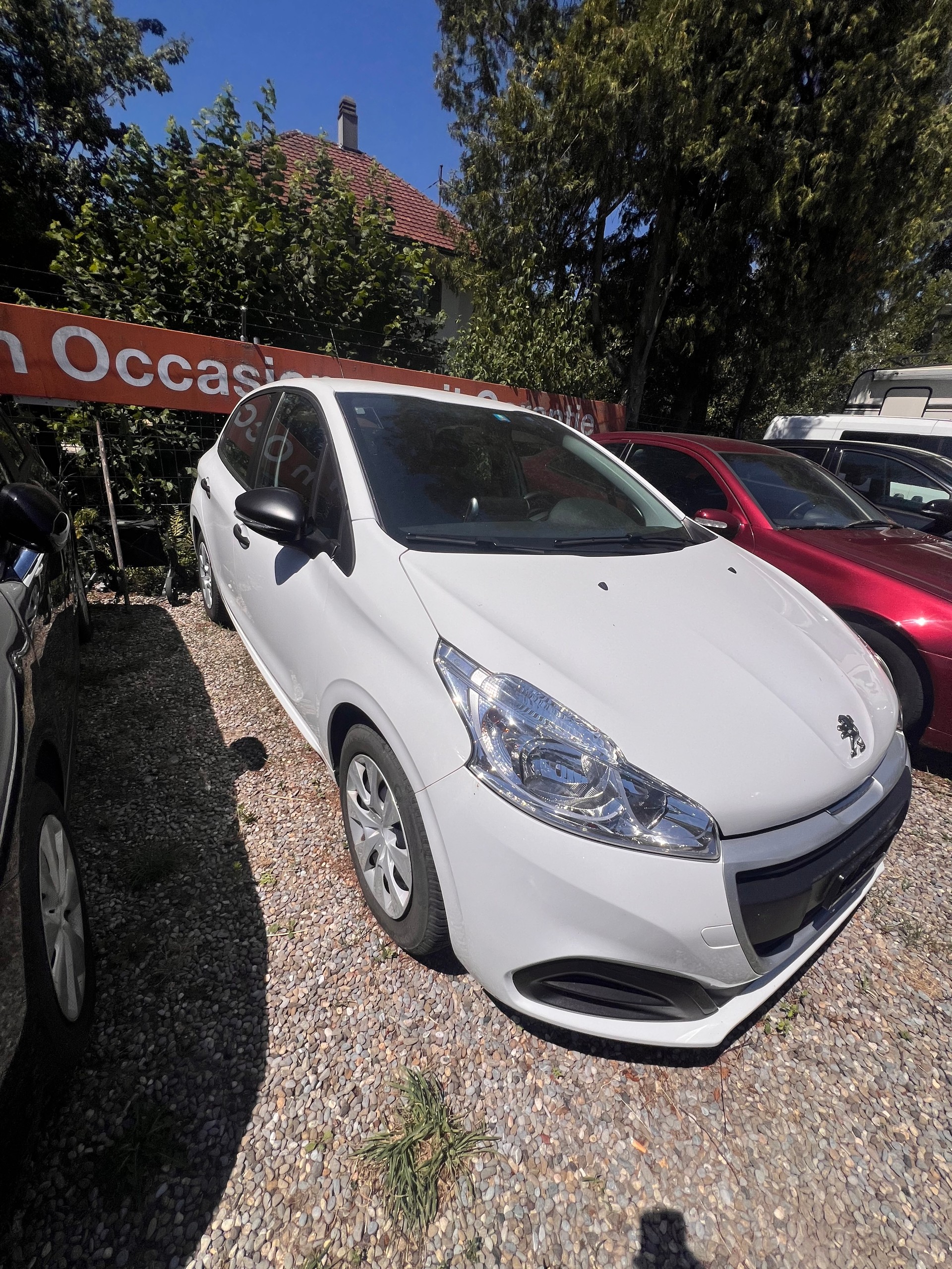 PEUGEOT 208 1.6 BlueHDi Allure-showroom-element-1