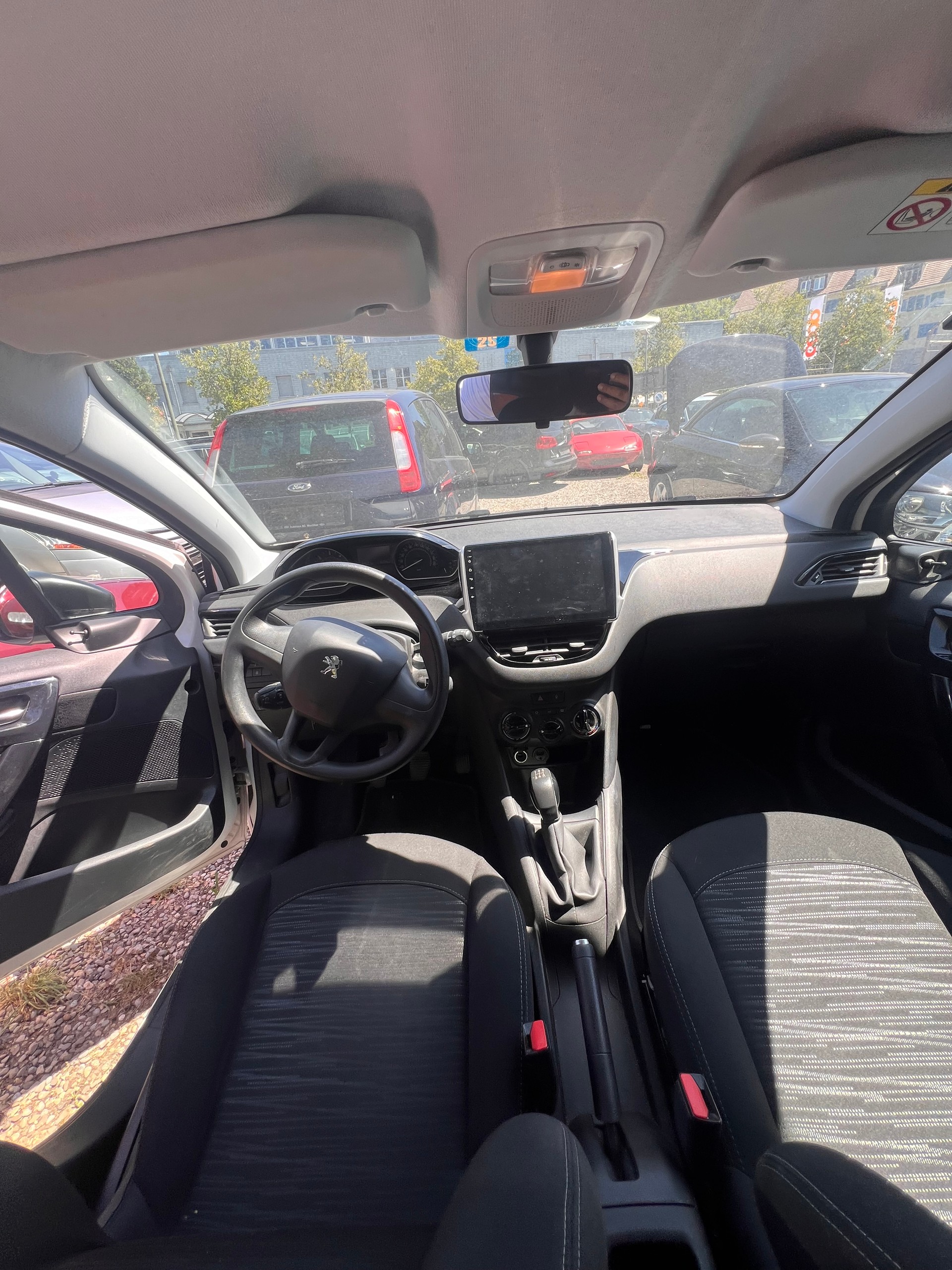 PEUGEOT 208 1.6 BlueHDi Allure-image-5
