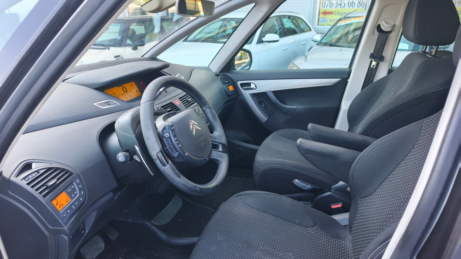 CITROEN Grand C4 Picasso 1.6i 16V Turbo Exclusive+ BMP6-image-9