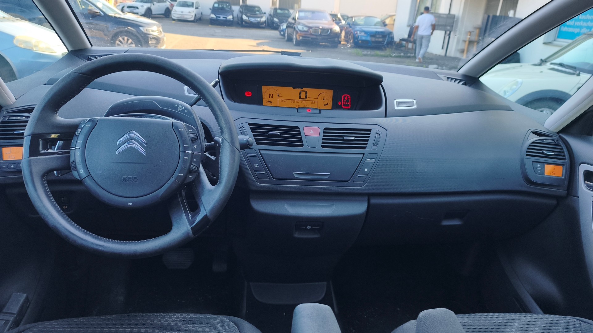 CITROEN Grand C4 Picasso 1.6i 16V Turbo Exclusive+ BMP6-image-6