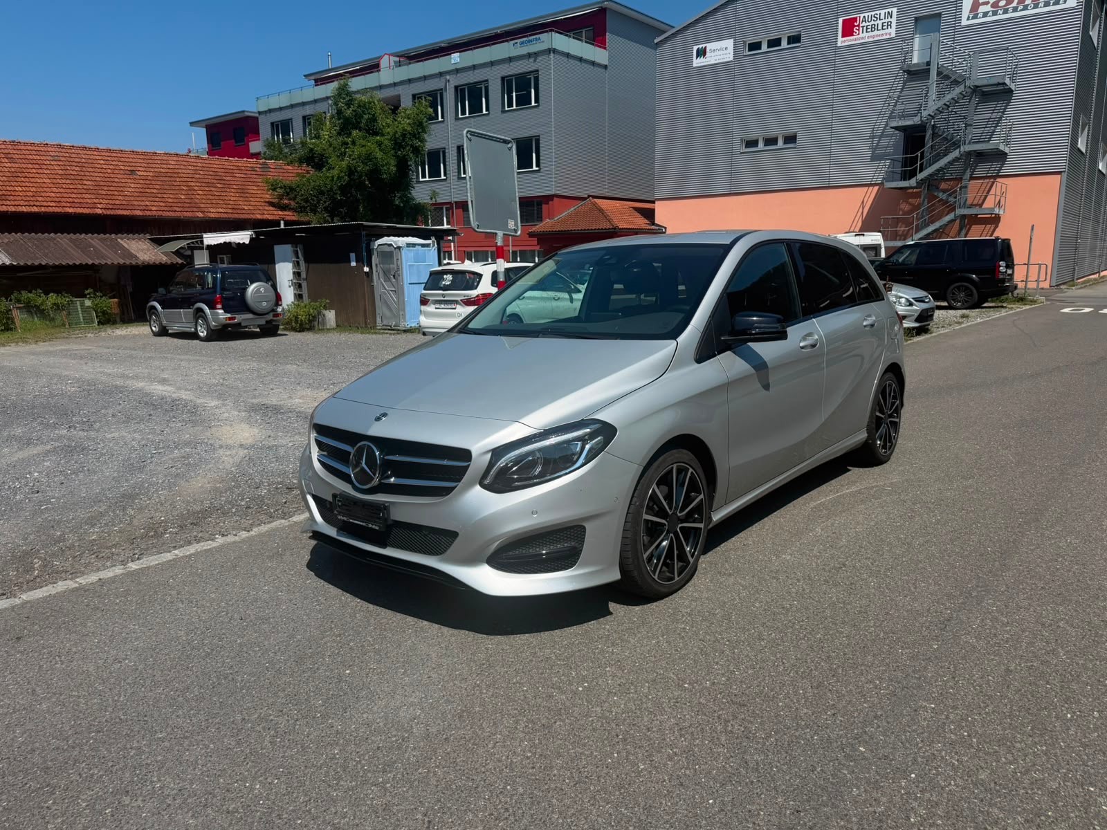 MERCEDES-BENZ B 220 CDI Swiss Star Edition Urban 4Matic 7G-DCT-showroom-element-1